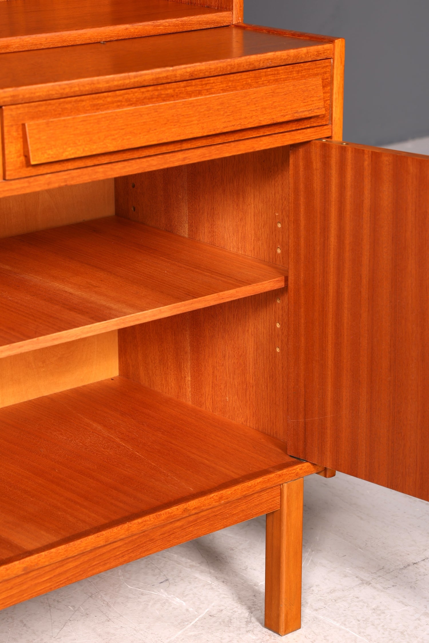 Traumhaftes Mid Century Regal Teak Holz Schrank Danish Design Retro Kommode Vintage Bücherregal 60er Jahre 1 von 2