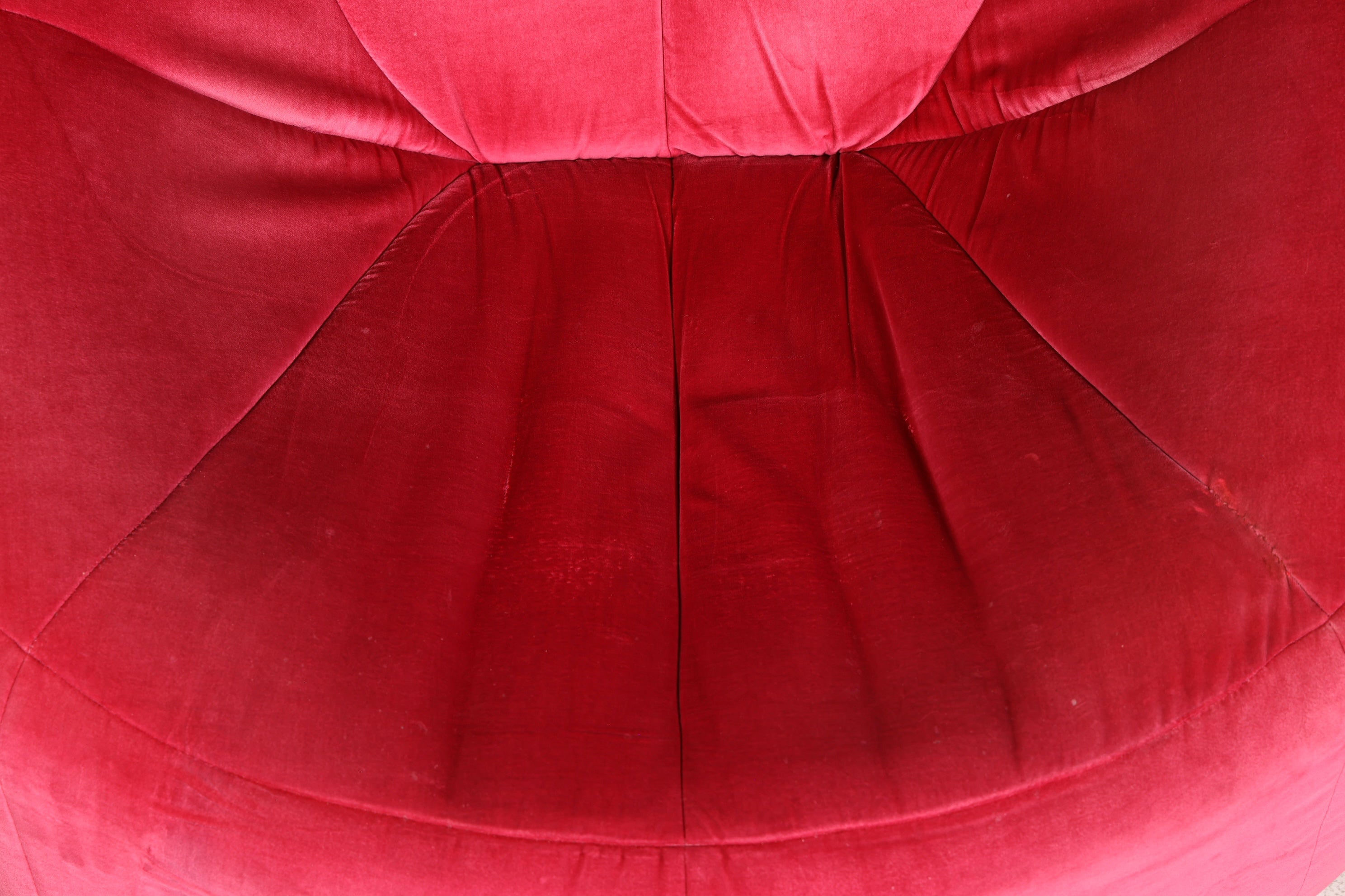 Edler Ligne Roset Pumpkin Sessel mit Hocker Pink Samt Designer Loungesessel Pierre Paulin Pouf Vintage