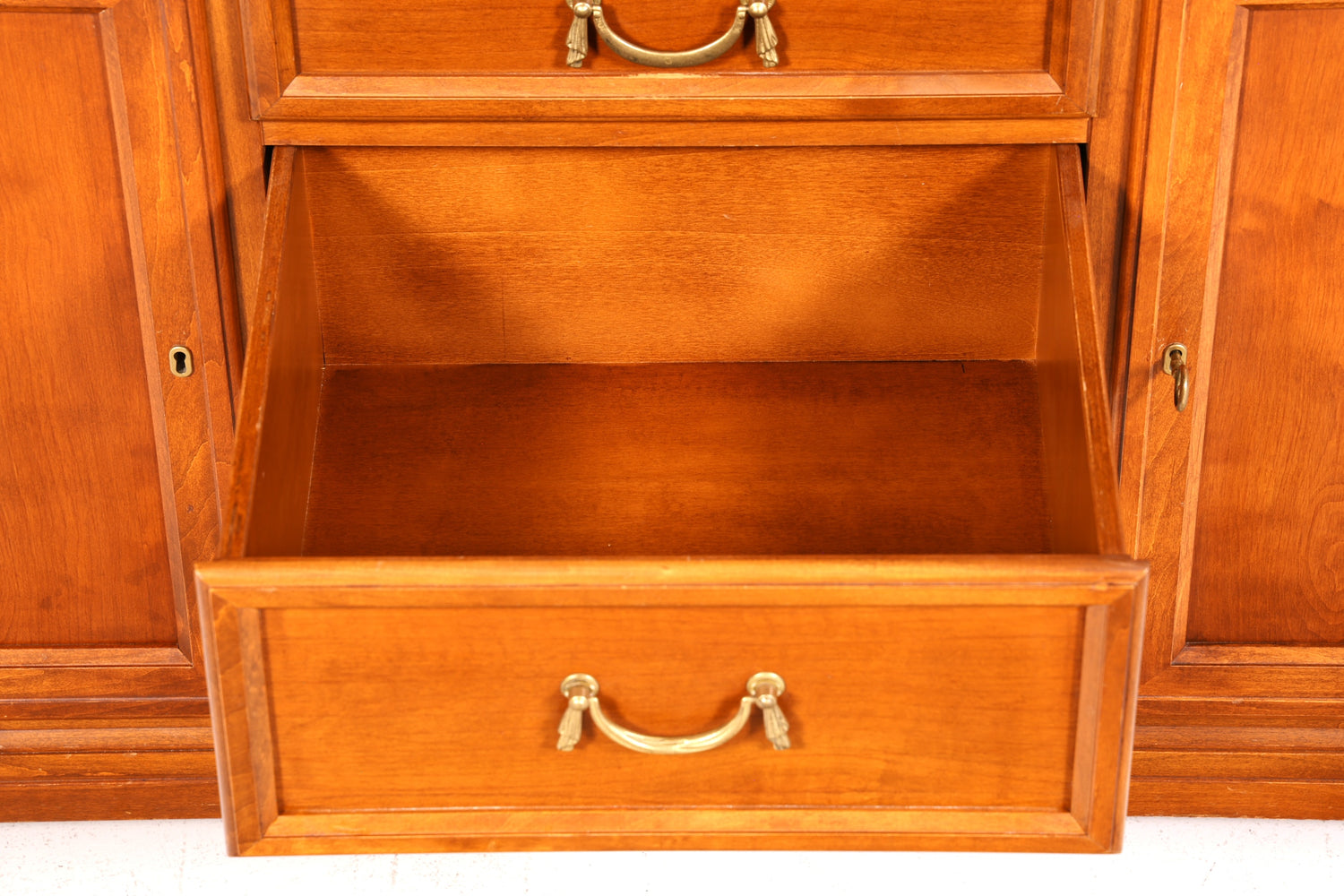 Traumhafte Original Selva XXL Vitrine Antik Stil Massivholz Villa Borghese Schrank Bibliothek