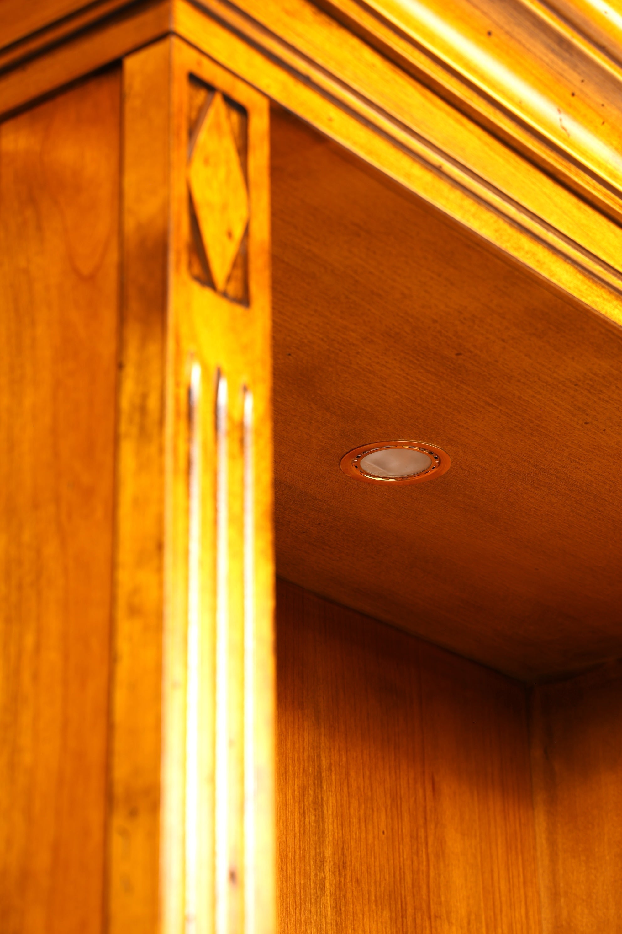 Traumhafte Original Selva Vitrine Antik Stil massiv Holz Buffet Villa Borghese Schrank Regal