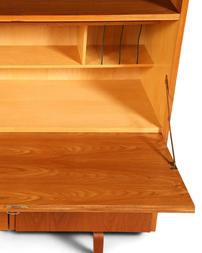 Hauptstadt Möblerei Sekretär H940 aus hellem Holz mit aufklappbarer Schreibplatte und integrierten Fächern