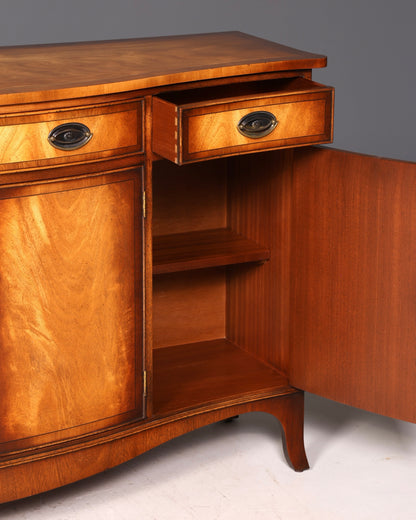 Beautiful Bevan Funnell English sideboard, Reprodux buffet cabinet, chest of drawers, credenza