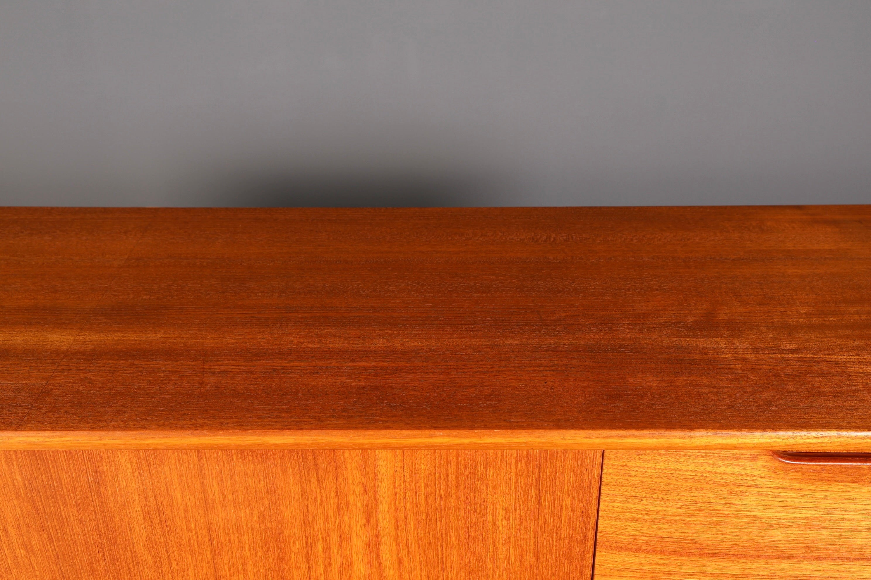 G046 Finish Wunderschönes Mid Century Highboard echt Holz Schrank Büro Kommode 60er Jahre