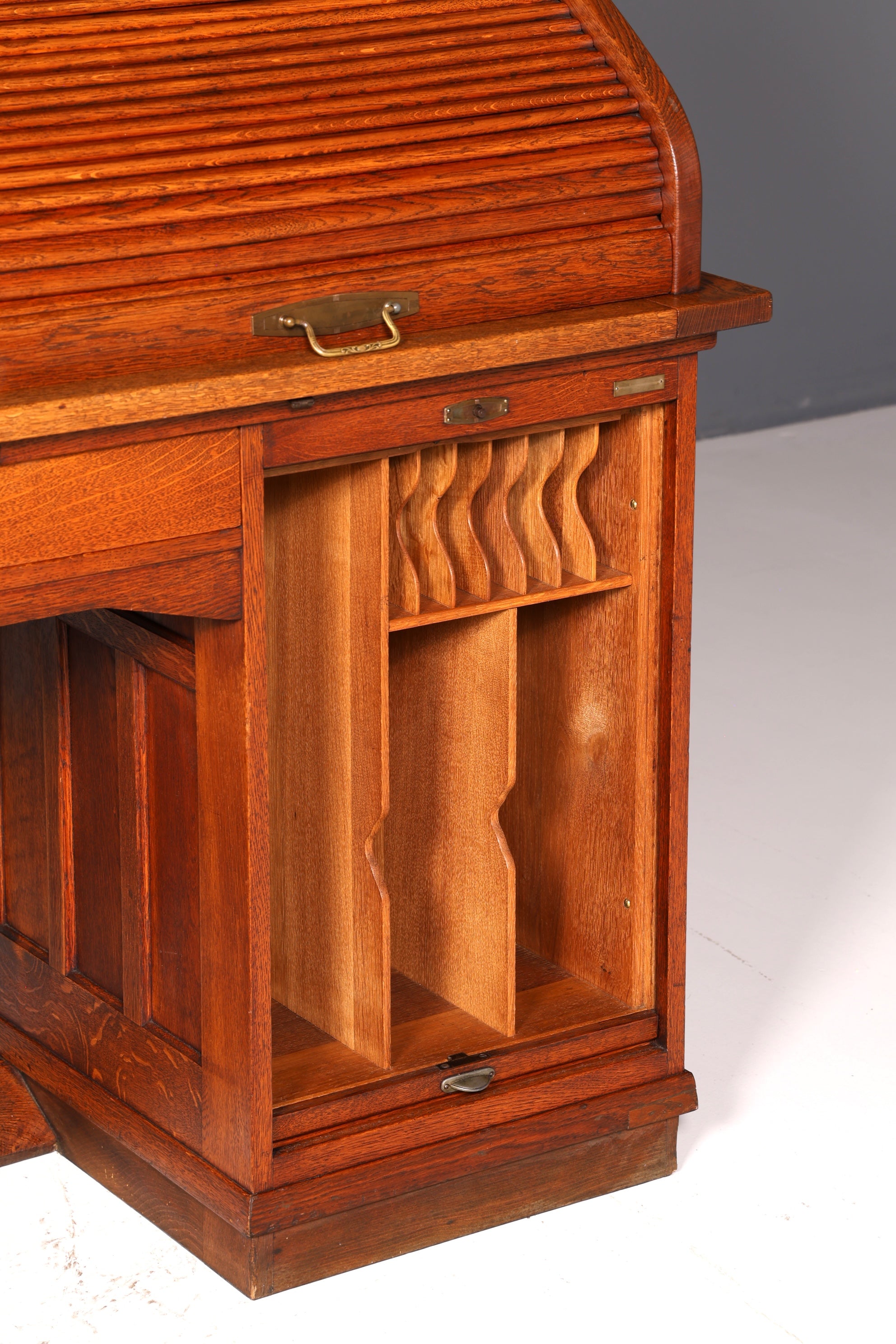 Wunderschöner Sekretär im Bauhaus Stil Art Deco Schreibtisch Schreibsekretär Rollladen Antik Vintage Eiche