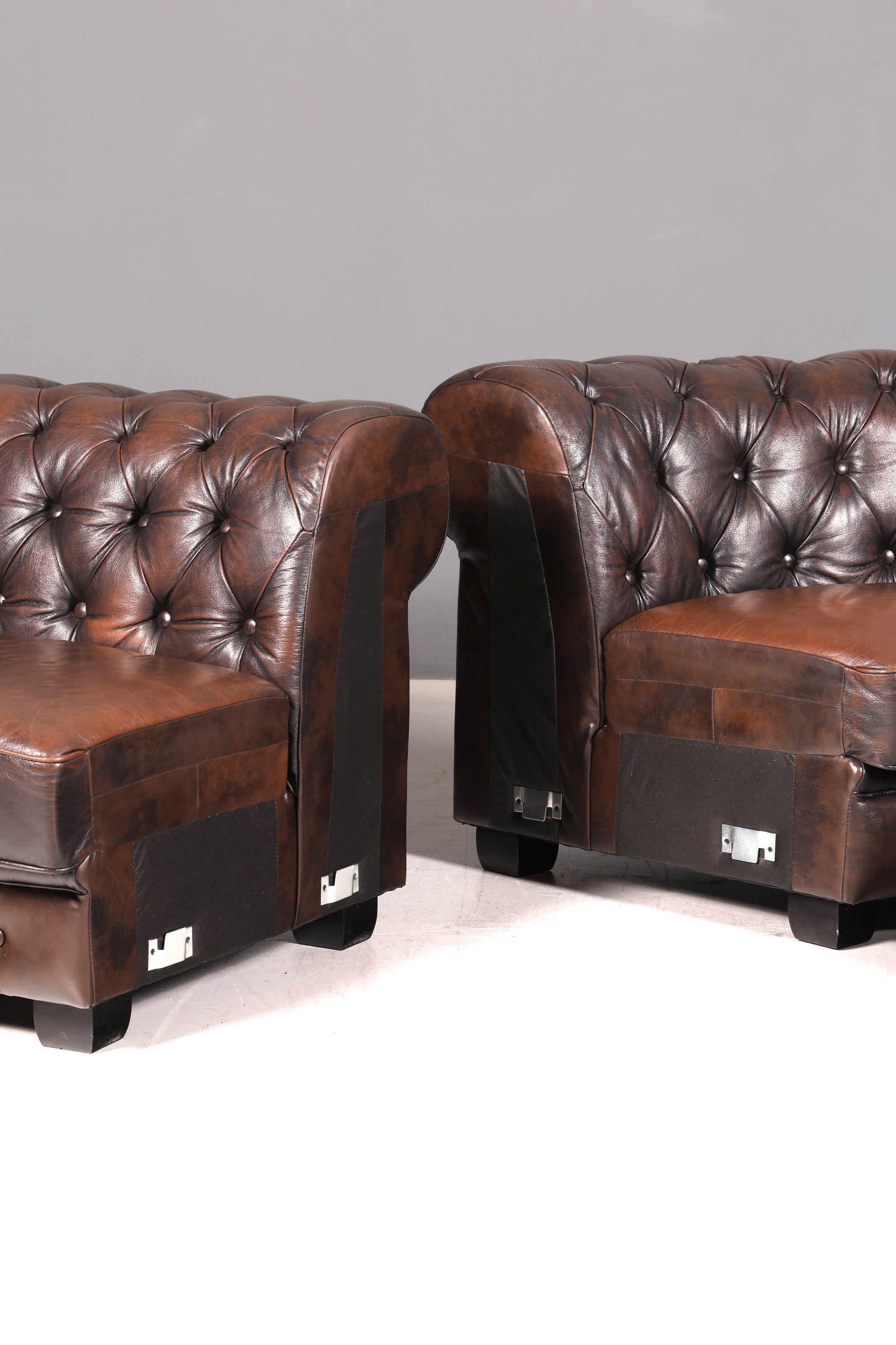 Edles Original Chesterfield Sofa Ecksofa mit Hocker Echt Leder Englisch Eckcouch Leder Couch Antik Vintage