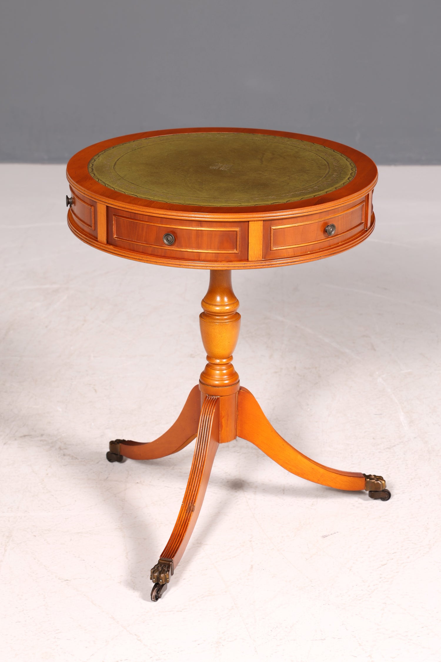 G049 Finish Traumhafter Englischer Tisch Couchtisch Englisch Antik Stil Ablagetisch Regency Stil Beistelltisch