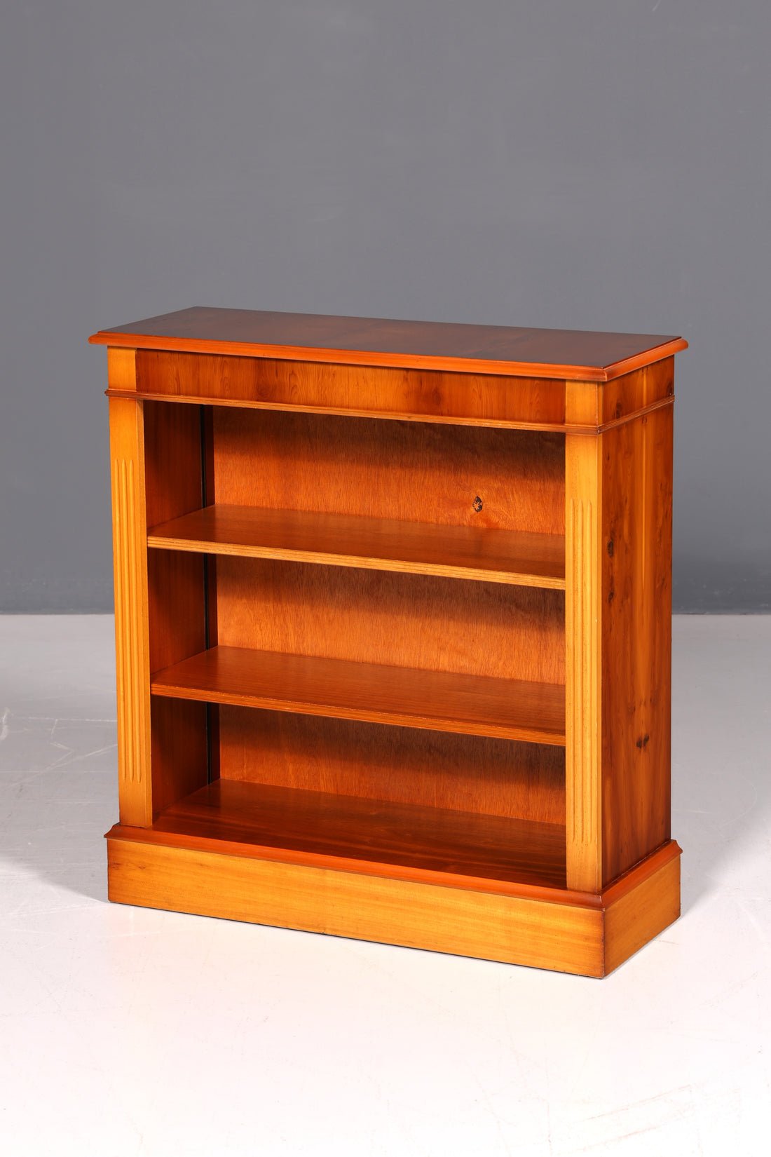 Wunderschönes Englisches Bücherregal Eibe Antik Stil Regal Bookshelf Buchablage Vintage 60s