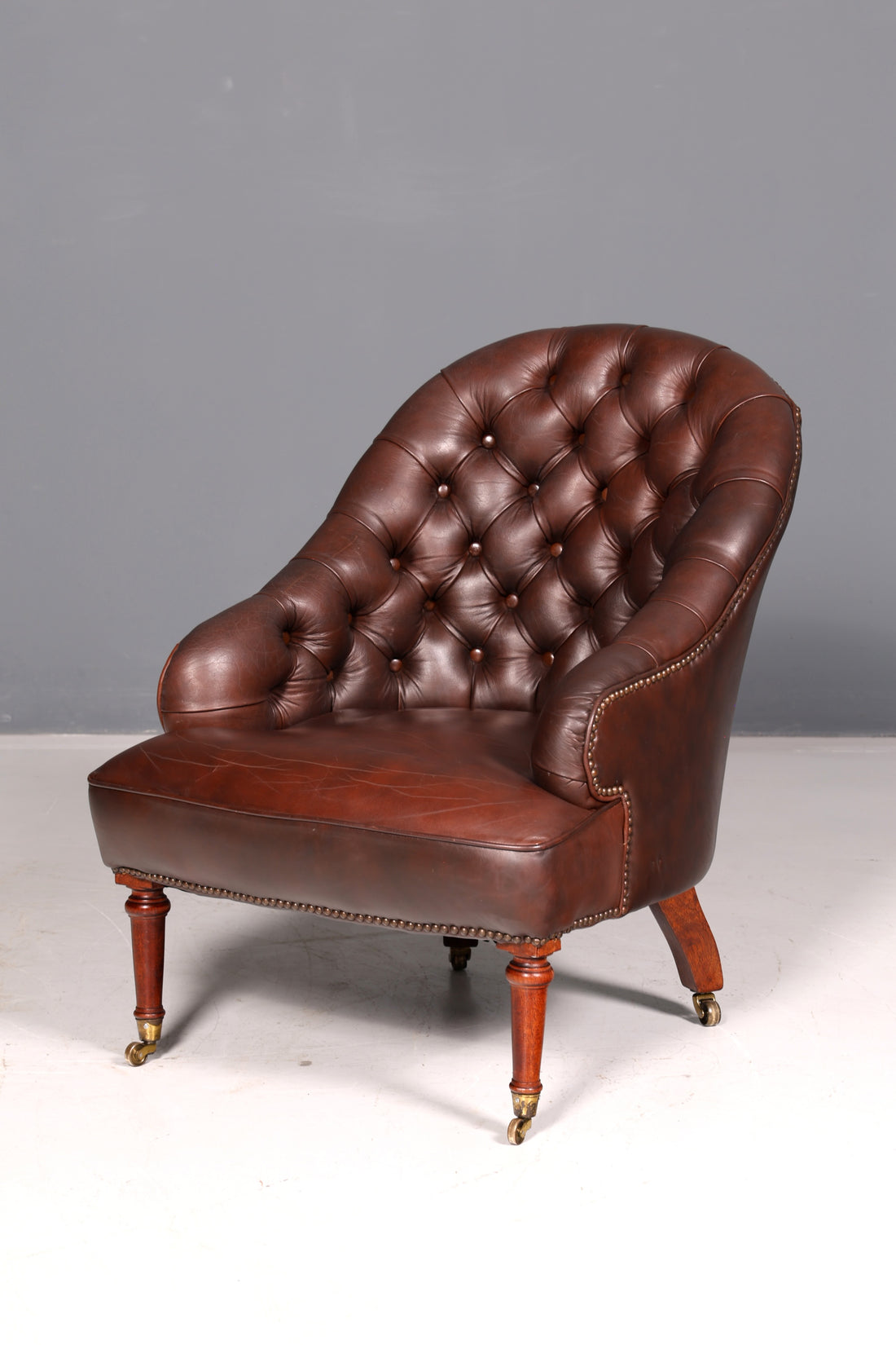 Beautiful brown Chesterfield leather armchair, genuine leather, English club chair, button tufting, secretary chair, antique vintage