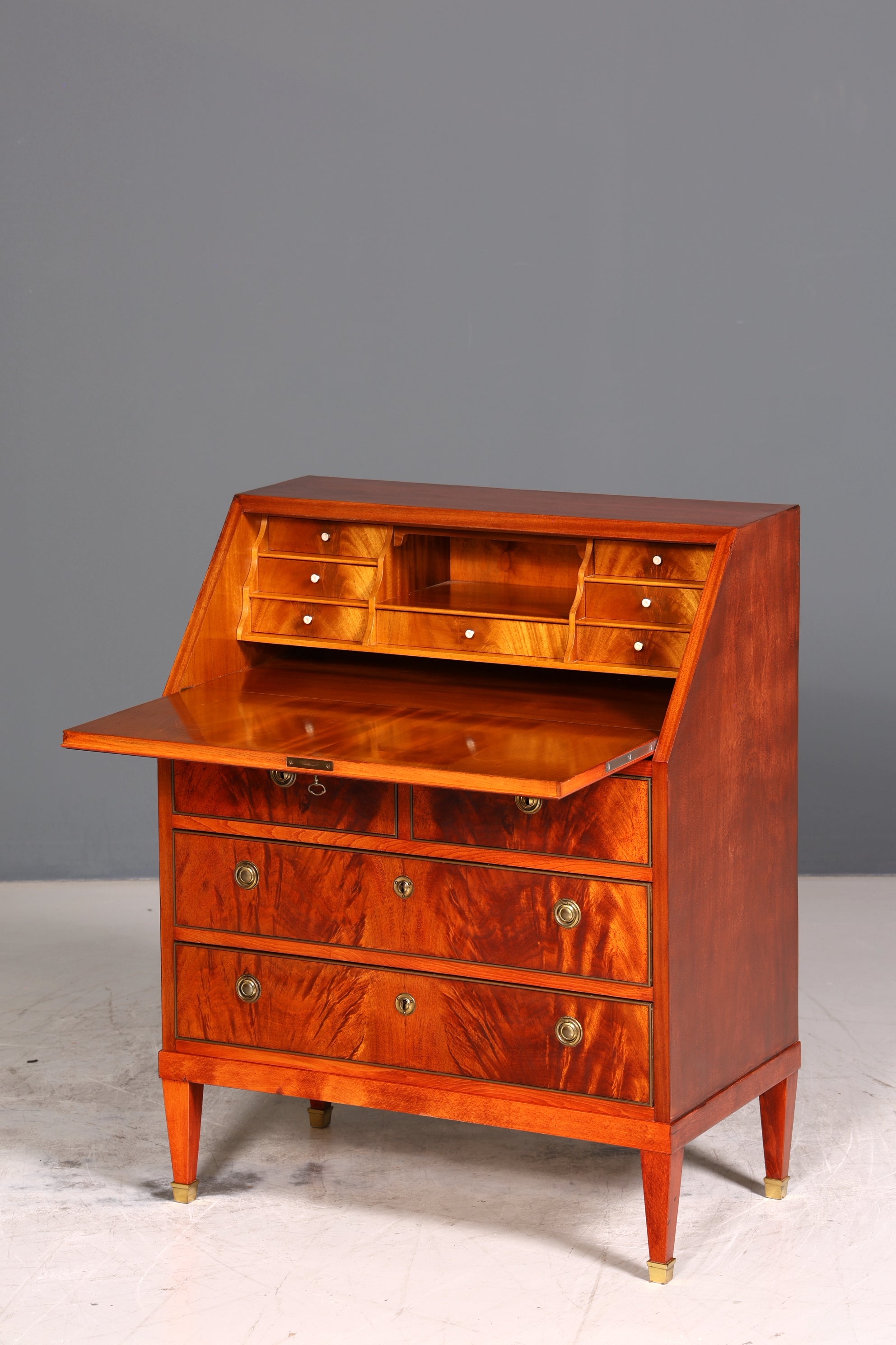 Stilvoller Sekretär im Louis Seize Stil Büro Kommode Empire Englisch Schreibkommode Schreibtisch