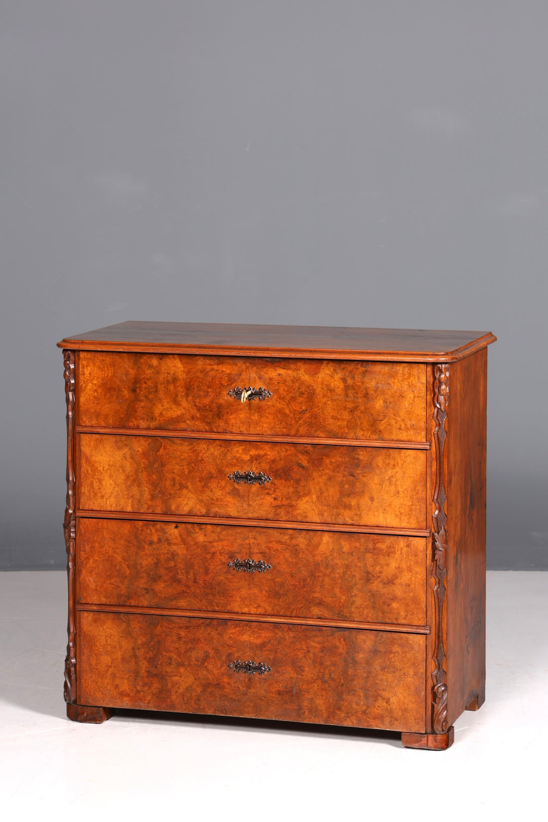 Edle Louis Philippe Kommode Nussbaum Gründerzeit Schubladenkommode um 1890