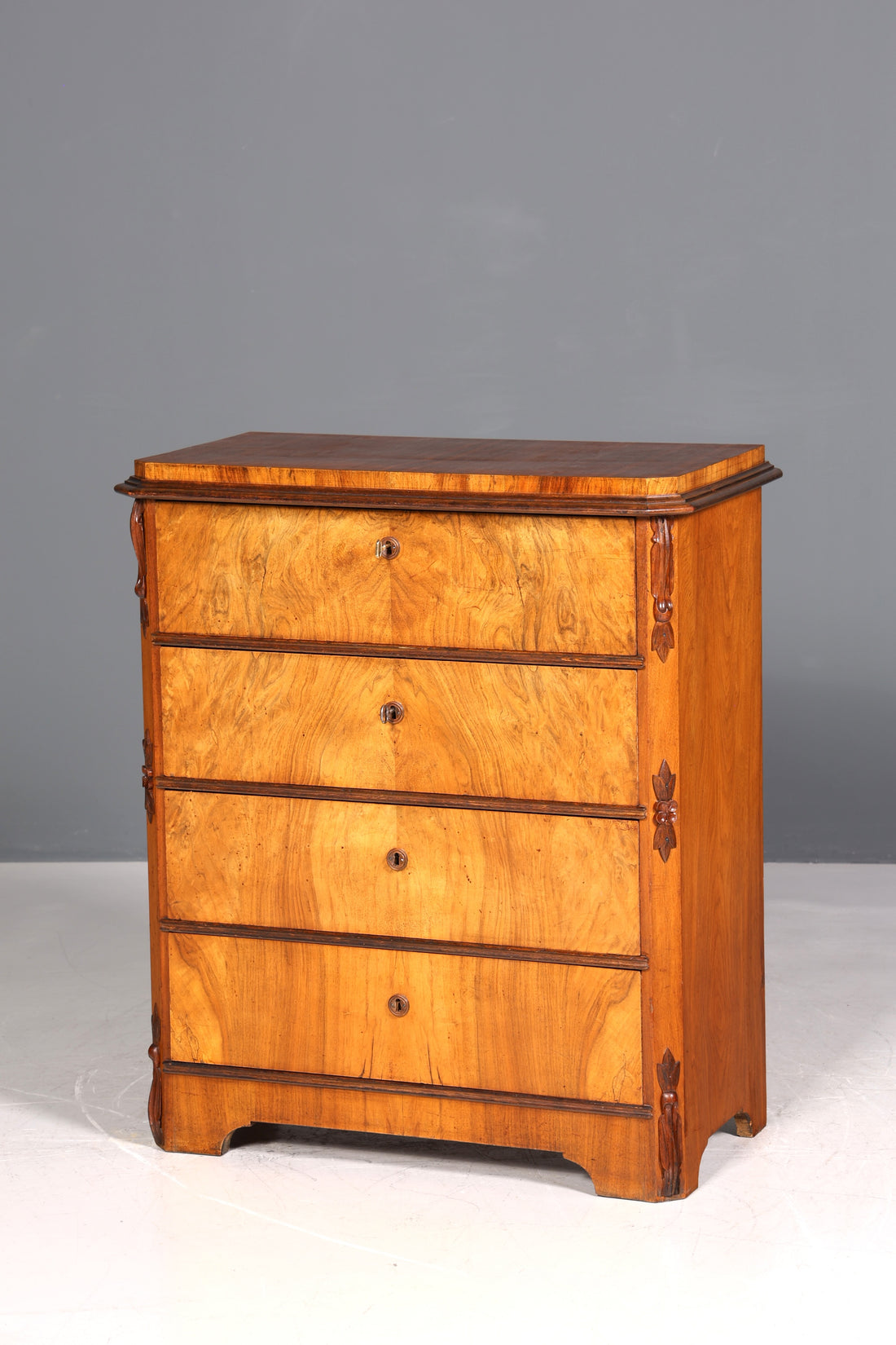 Beautiful Louis Philippe chest of drawers, Gründerzeit style, circa 1880