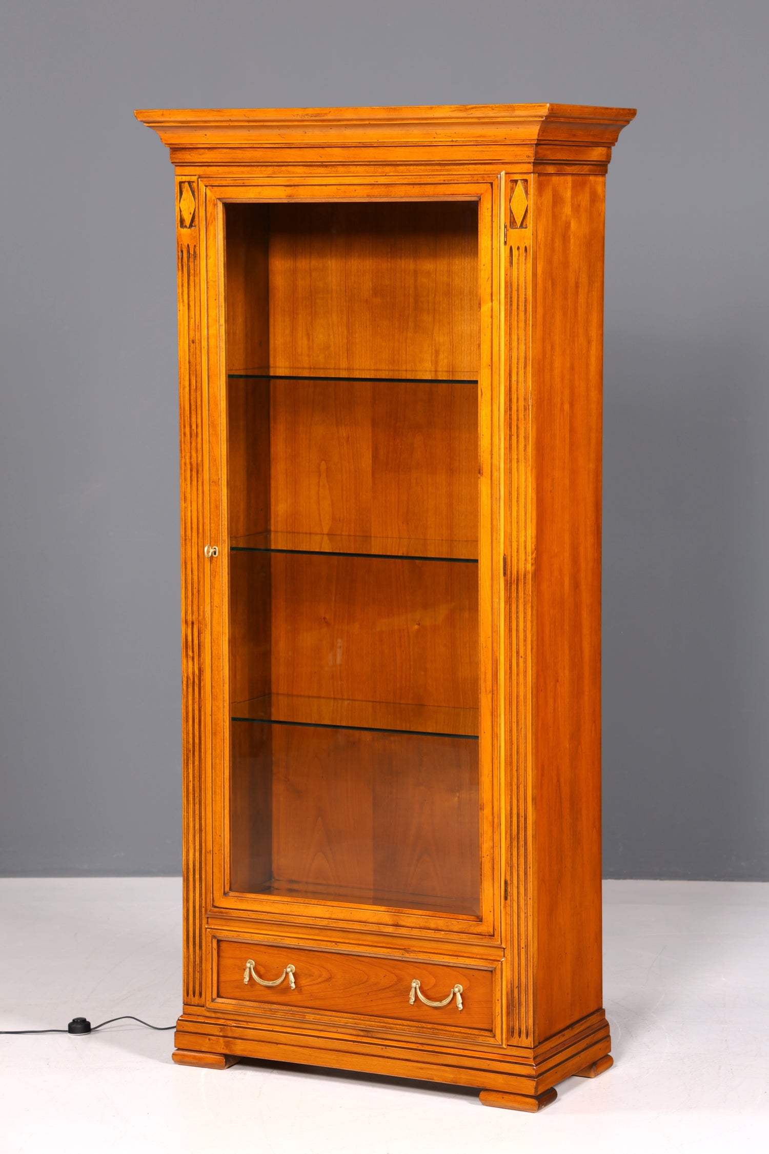 Traumhafte Original Selva Vitrine Antik Stil massiv Holz Buffet Villa Borghese Schrank Regal