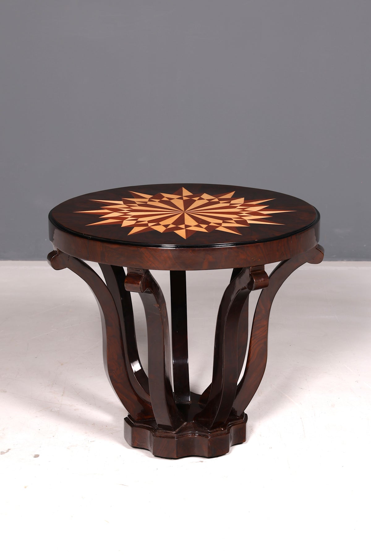 Beautiful Art Deco-style coffee table, antique-style luxury side table, living room accent table