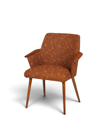 Hauptstadt Möblerei kahverengi dokulu kumaş kaplamalı, ahşap kollu ve konik ayaklı şık Mid Century vintage sandalye.