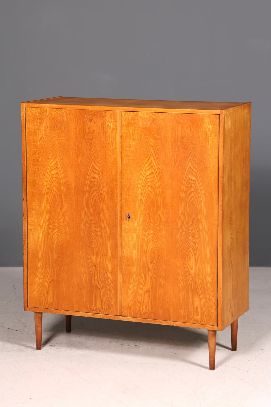 Schlichtes Original Hellerau Vertiko Mid Century Schrank Franz Ehrlich 602 Kommode Regal