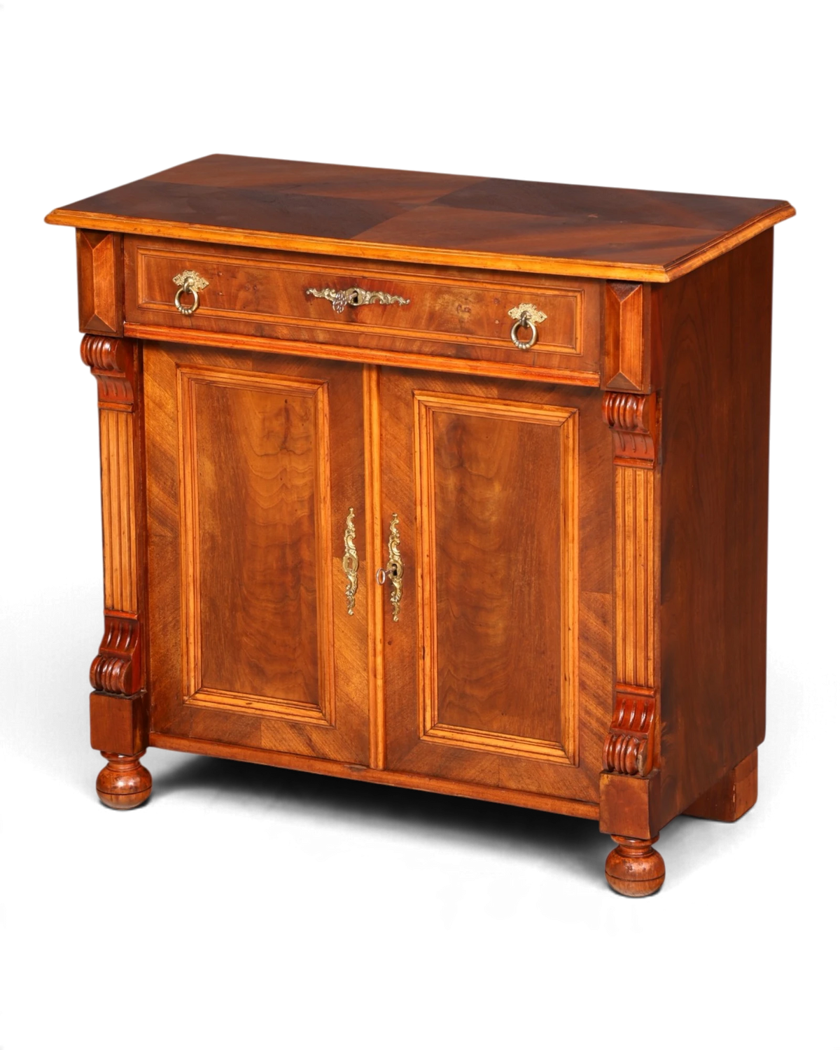 Stylish Gründerzeit walnut cabinet dresser circa 1890 antique half-height cabinet