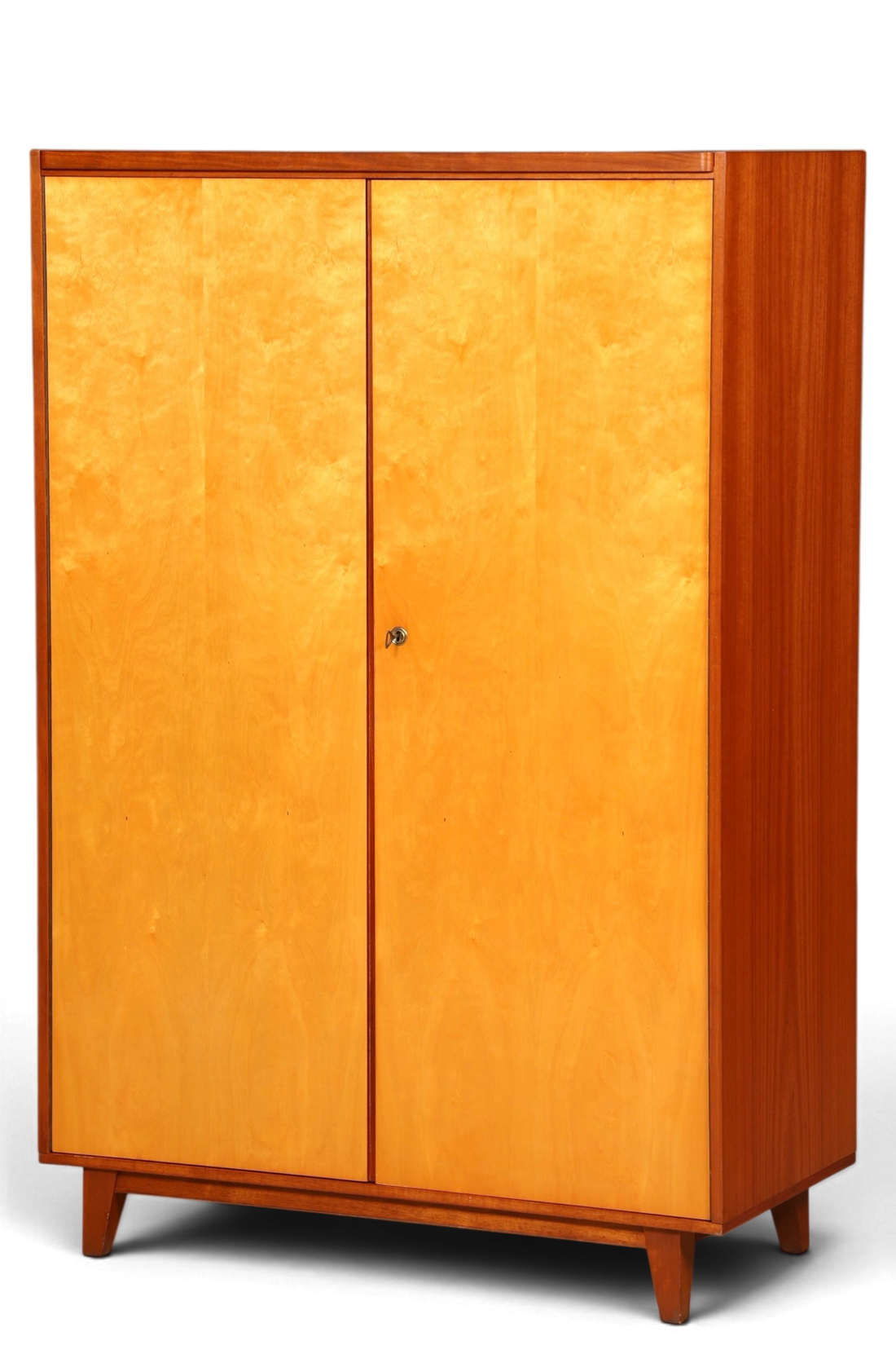 Hauptstadt Möblerei Mid Century Kleiderschrank aus hellem Echtholz mit zwei Türen und elegantem Vintage Design
