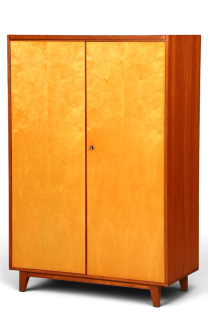 Hauptstadt Möblerei Mid Century Kleiderschrank aus hellem Echtholz mit zwei Türen und elegantem Vintage Design