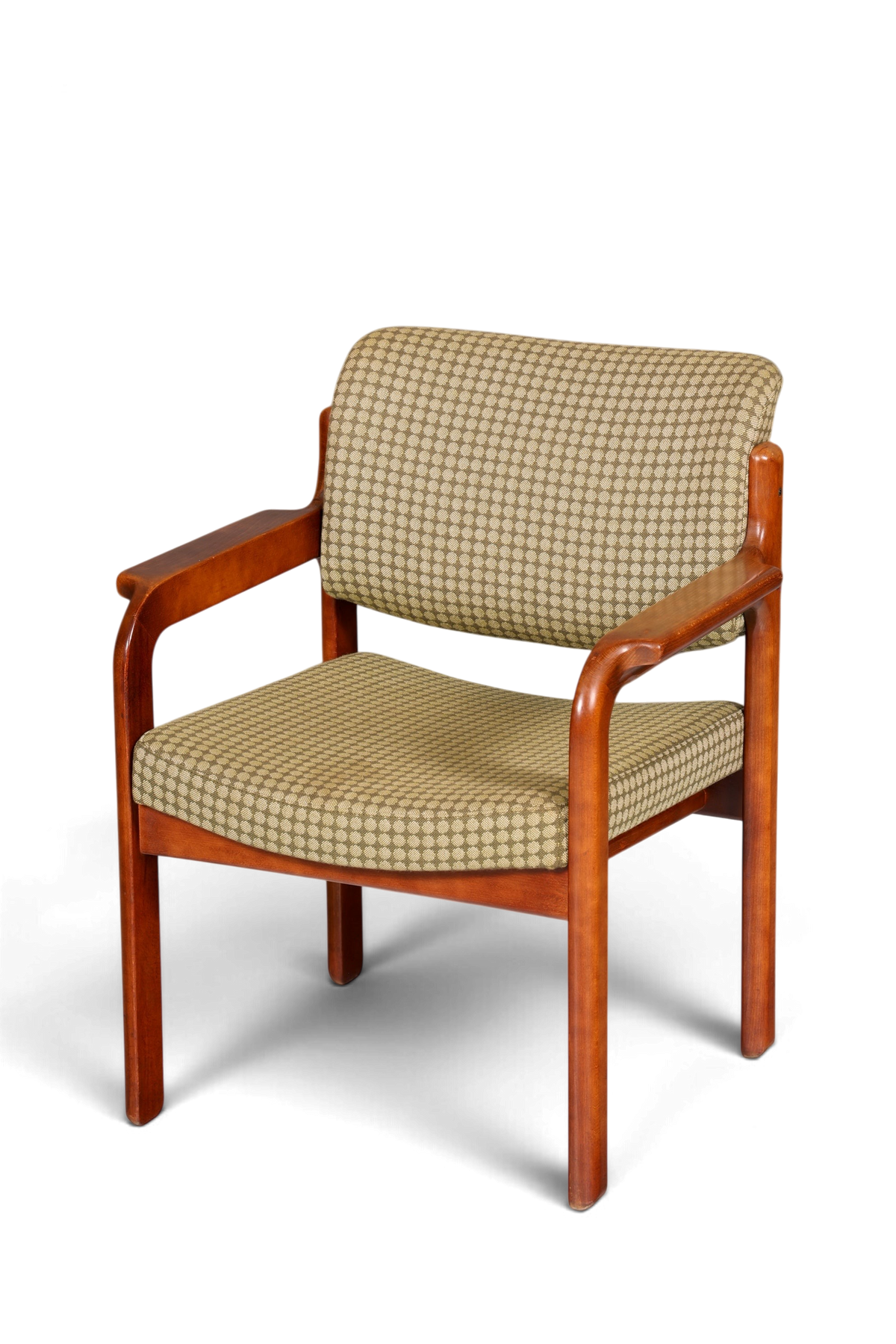 Hauptstadt Möblerei Mid Century Armlehnstuhl aus Holz mit gemustertem grünem Stoffbezug im Vintage-Stil