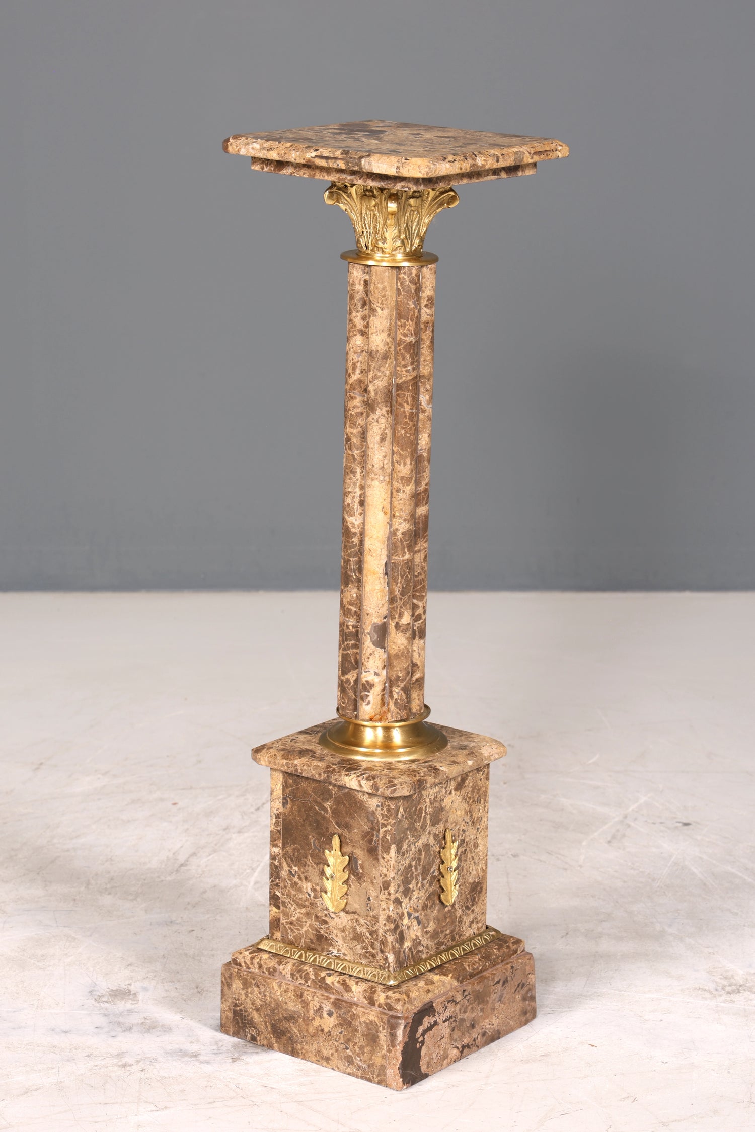 Wunderschöne Barock Stil Säule Louis XV Marmor Blumensäule Naturstein Sockel Ablage