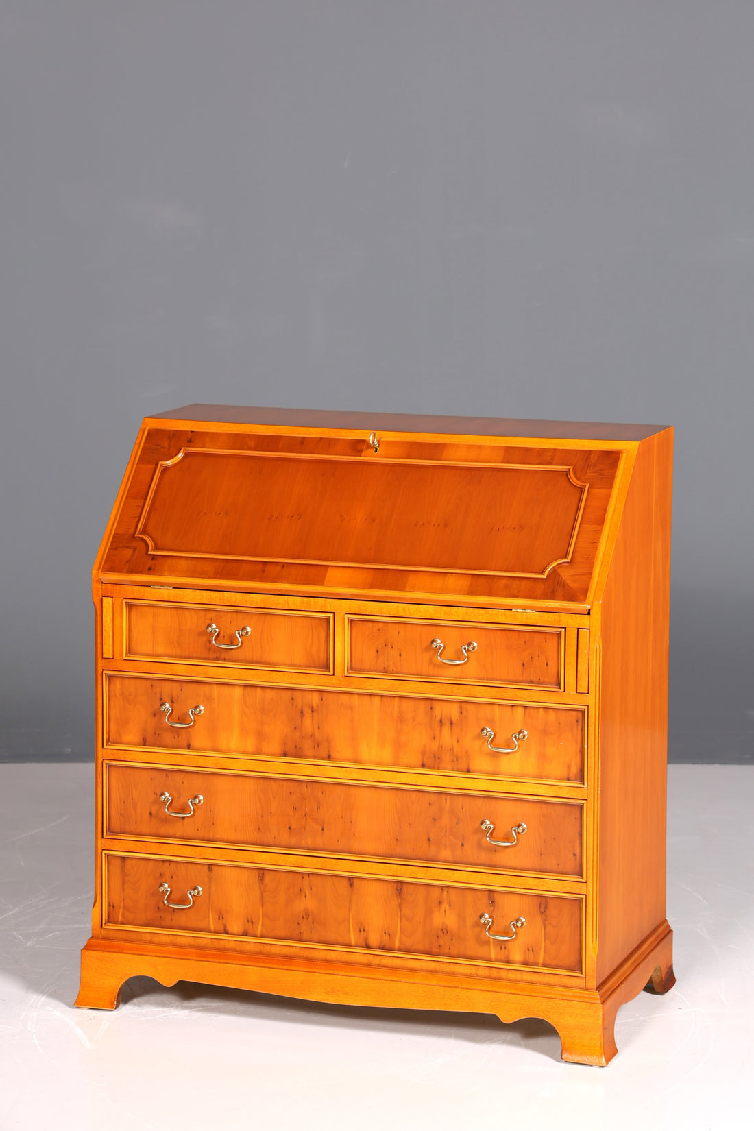 Wunderschöner Englischer Sekretär Eibe Schreibkommode Antik Stil Kommode UK Schreibtisch