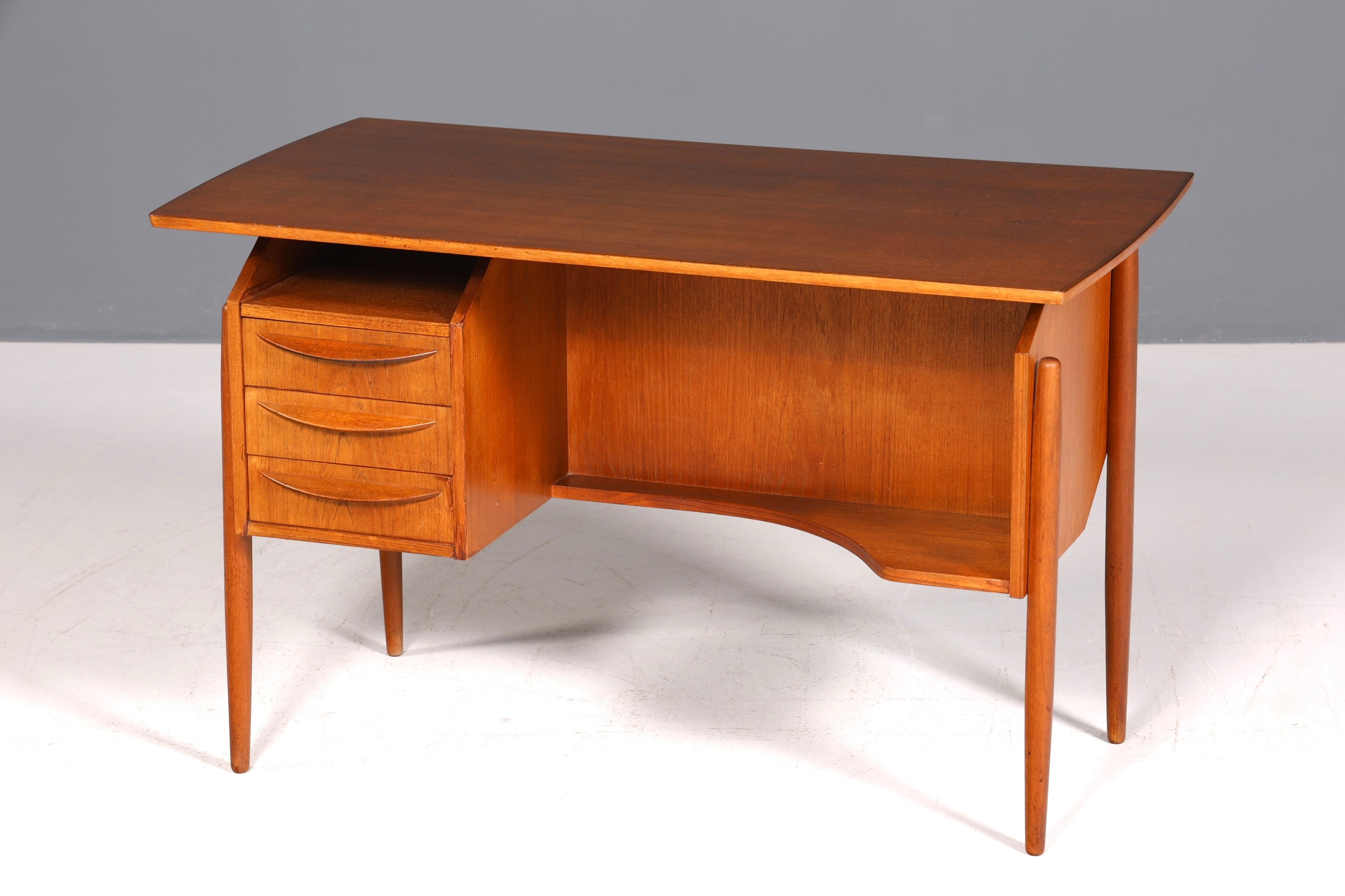Wunderschöner Mid Century Schreibtisch Danish Design Teak Holz Bürotisch Vintage Office Table