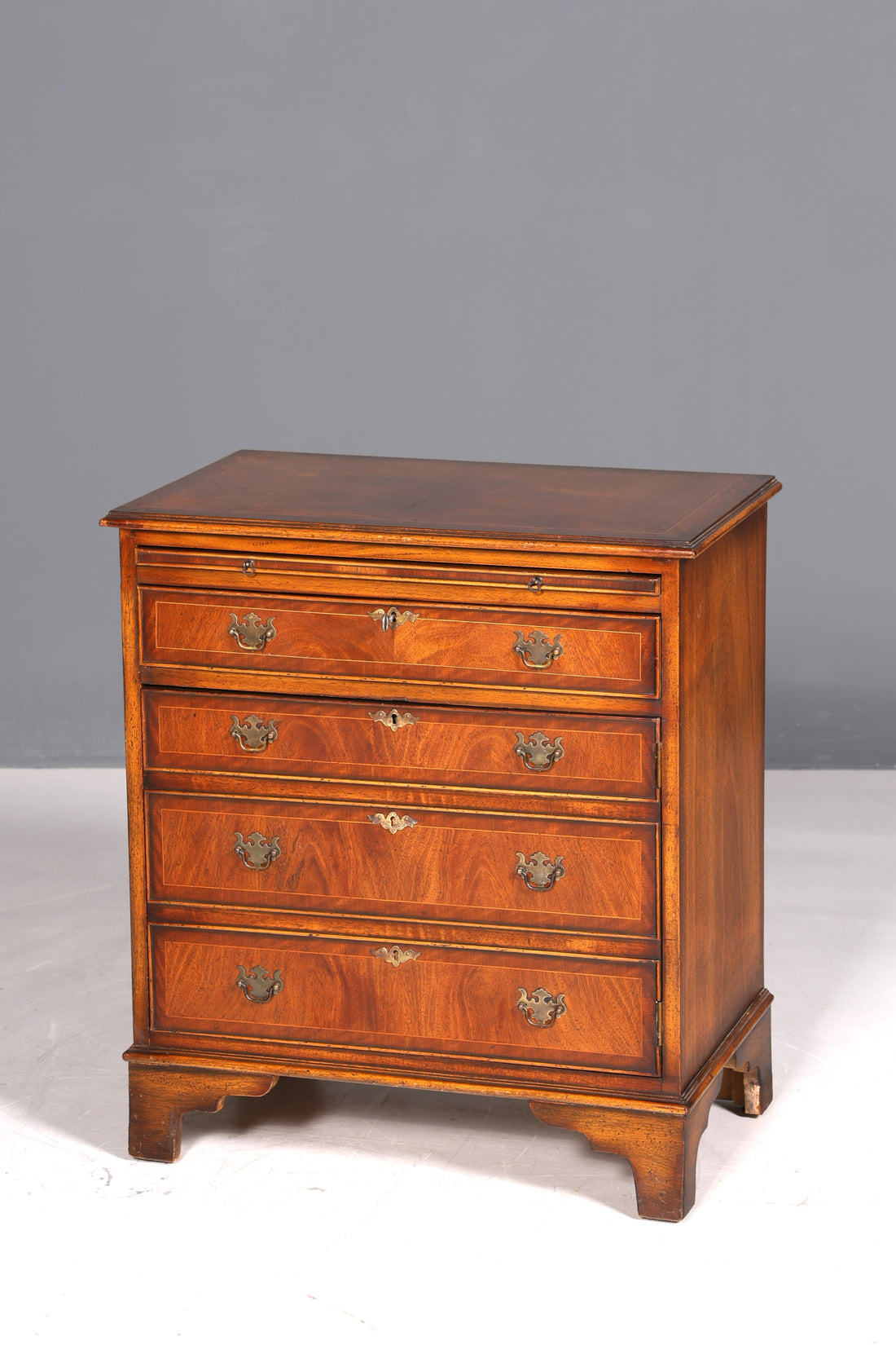 Beautiful English yew chest of drawers, Longdale reproductions, UK cabinet