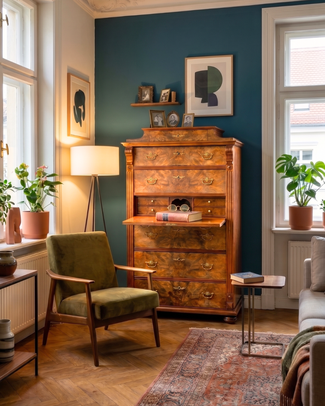 Stylish Gründerzeit secretary desk, vertiko, highboard, Louis Philippe chiffonier chest of drawers, circa 1880
