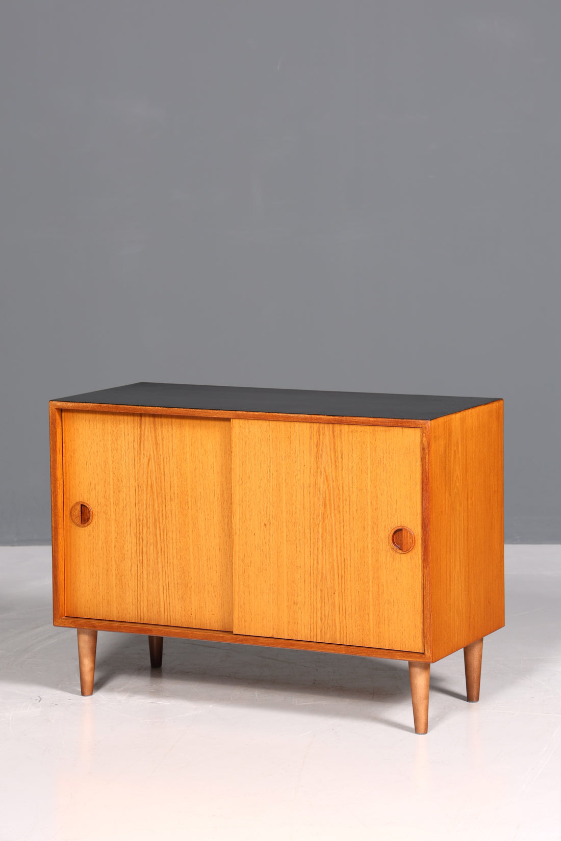 Traumhafter Mid Century Schrank Teak Holz Schiebetür Kommode Sideboard Flurschrank