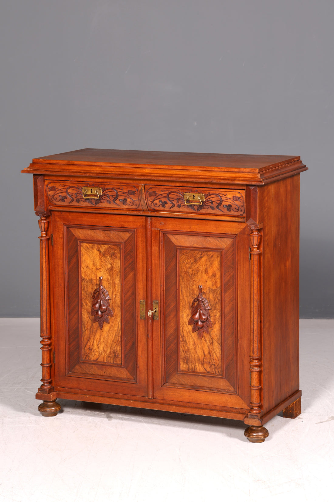 Gorgeous Gründerzeit Cabinet Walnut Carving Half Cabinet Chest of Drawers Antique Sideboard Buffet Vintage