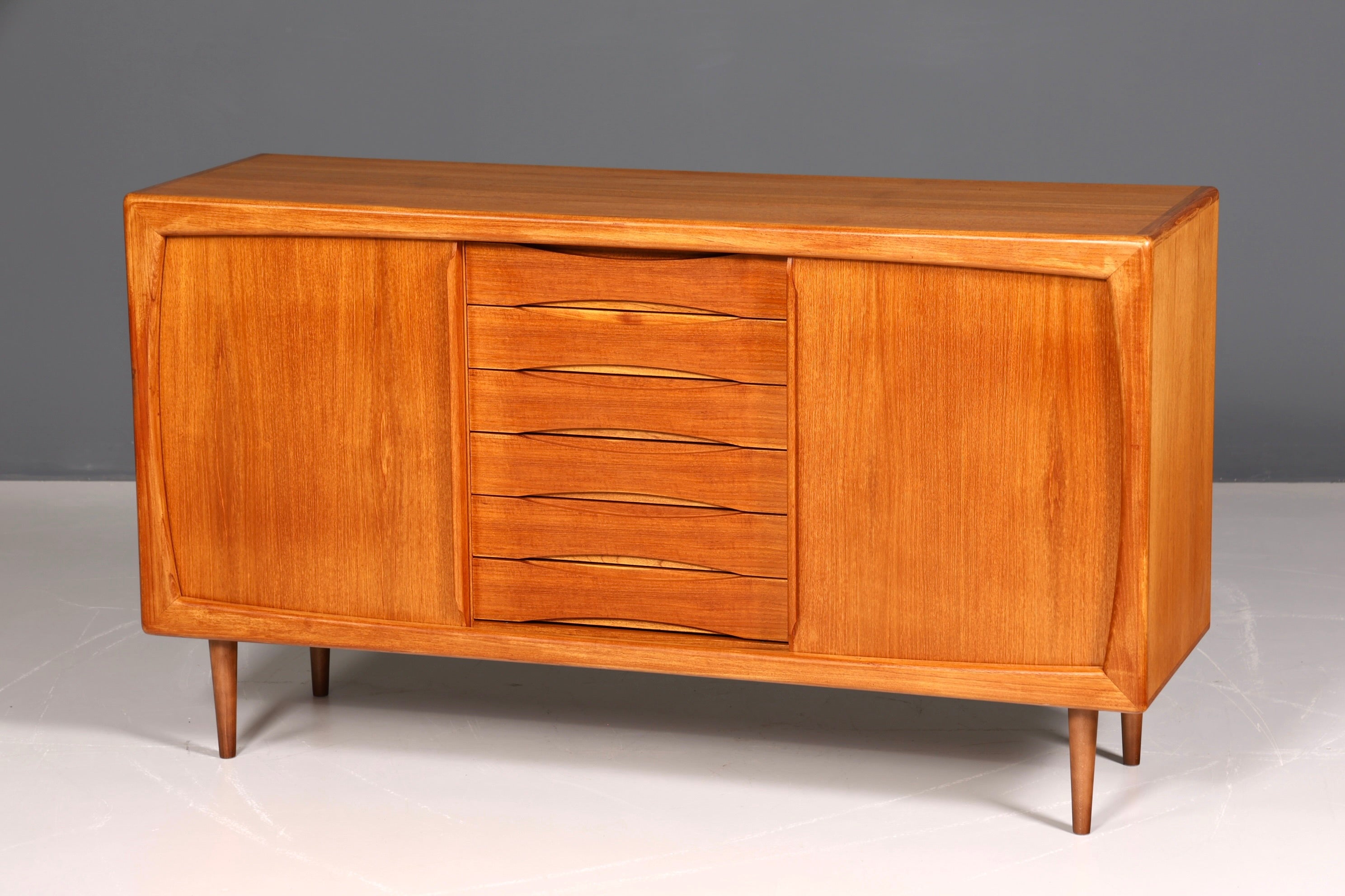 Elegant original Dyrlund sideboard, mid-century modern cabinet, Danish design, teak wood TV cabinet, 1960s buffet