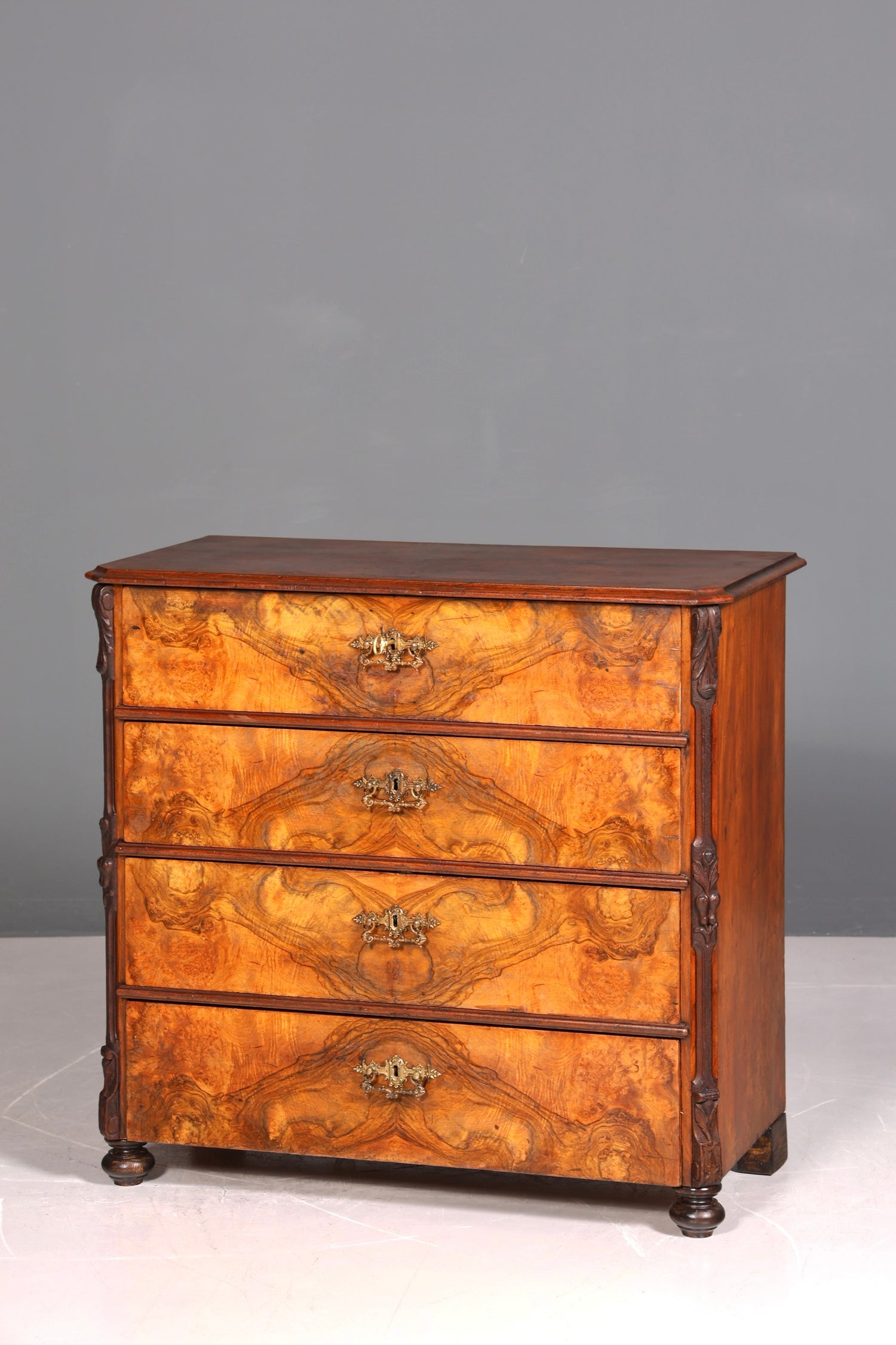 Wunderschöne Louis Philippe Kommode Nussbaum Gründerzeit Schubladen Kommode Sideboard um 1880