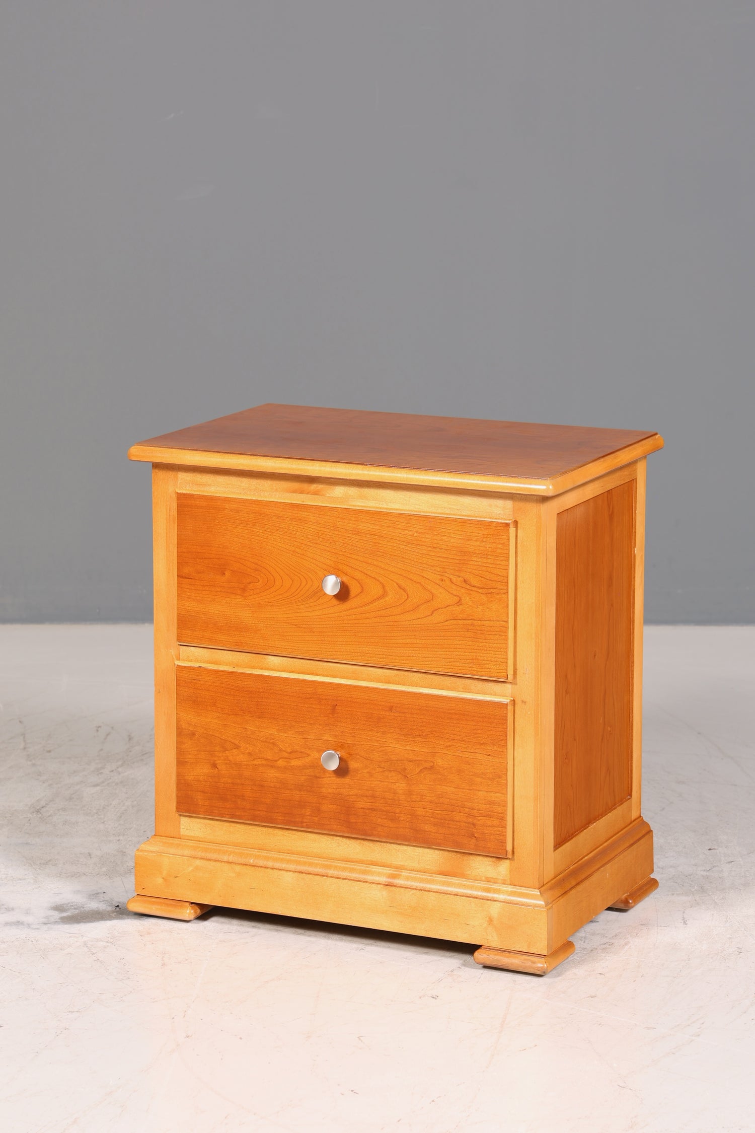 Wunderschöne Kommode der Marke Drexel Heritage Antik Stil Nachttisch USA Schlafzimmer Kommode 2 von 3