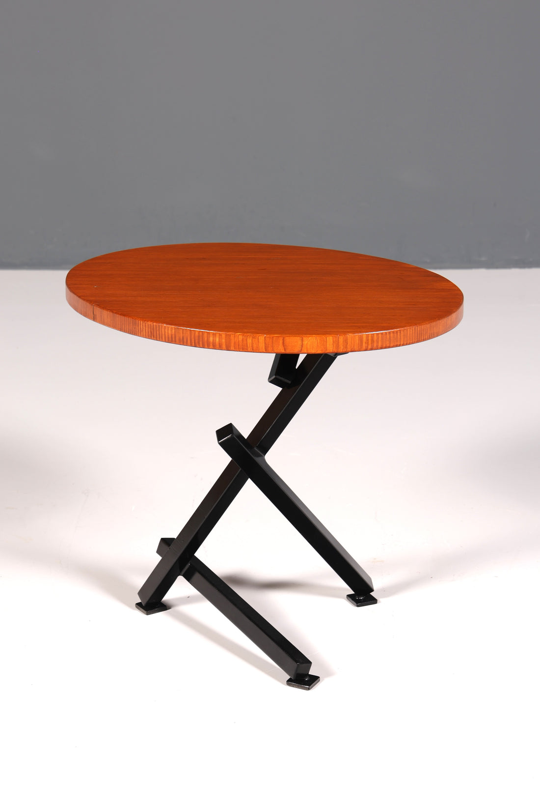 Beautiful mid-century retro side table, Danish design coffee table, 60s style