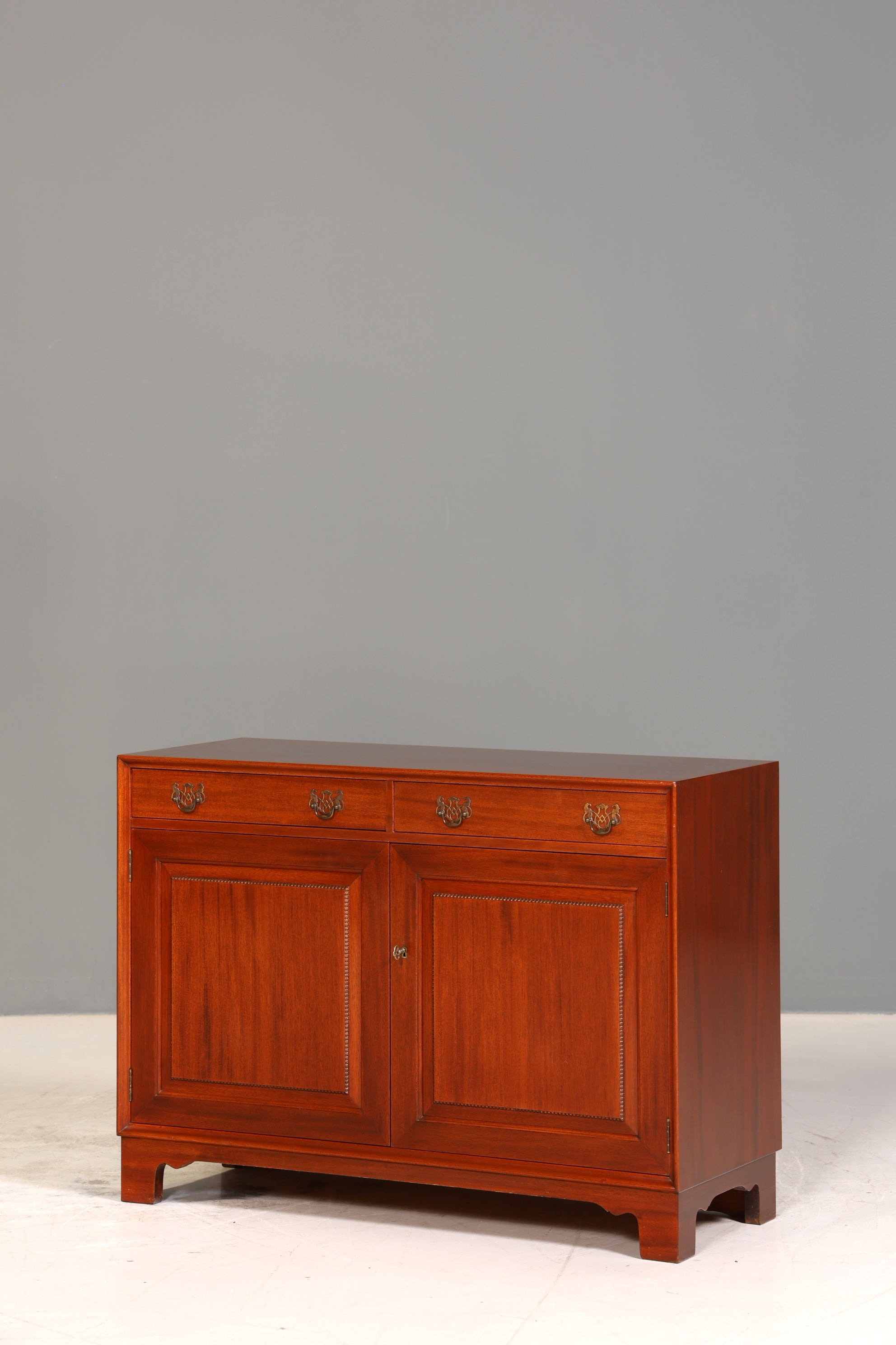 Wunderschöne Englische Kommode Holz TV Schrank echt Holz Antik Sideboard 1 von 2