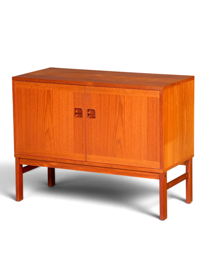 Hauptstadt Möblerei Mid Century Kommode aus Holz mit zwei Türen im 60er Jahre Vintage Design