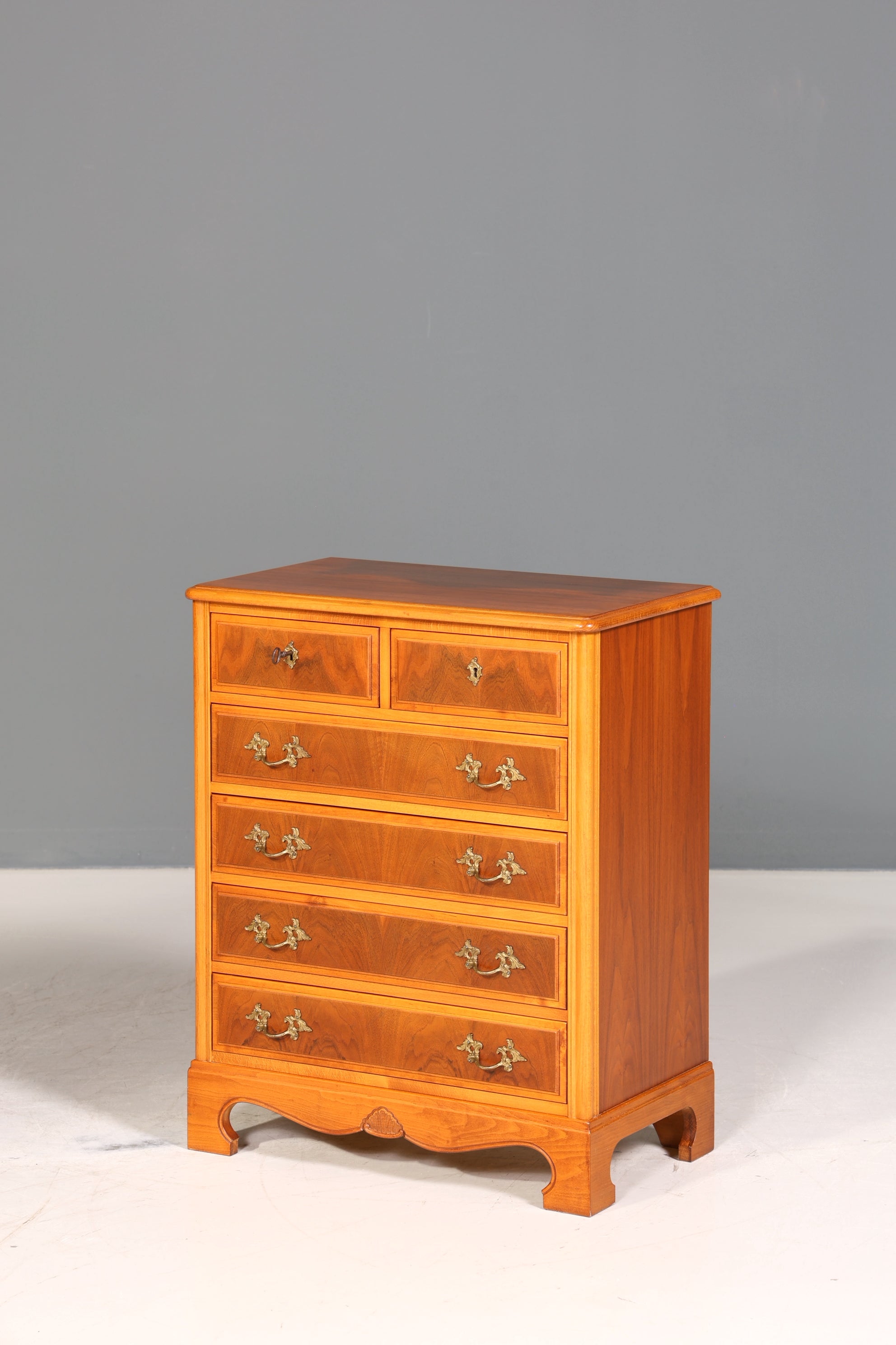 Traumhafte Englische Eibe Kommode echt Holz Vertiko Antik 60er Jahre Schubladenkommode