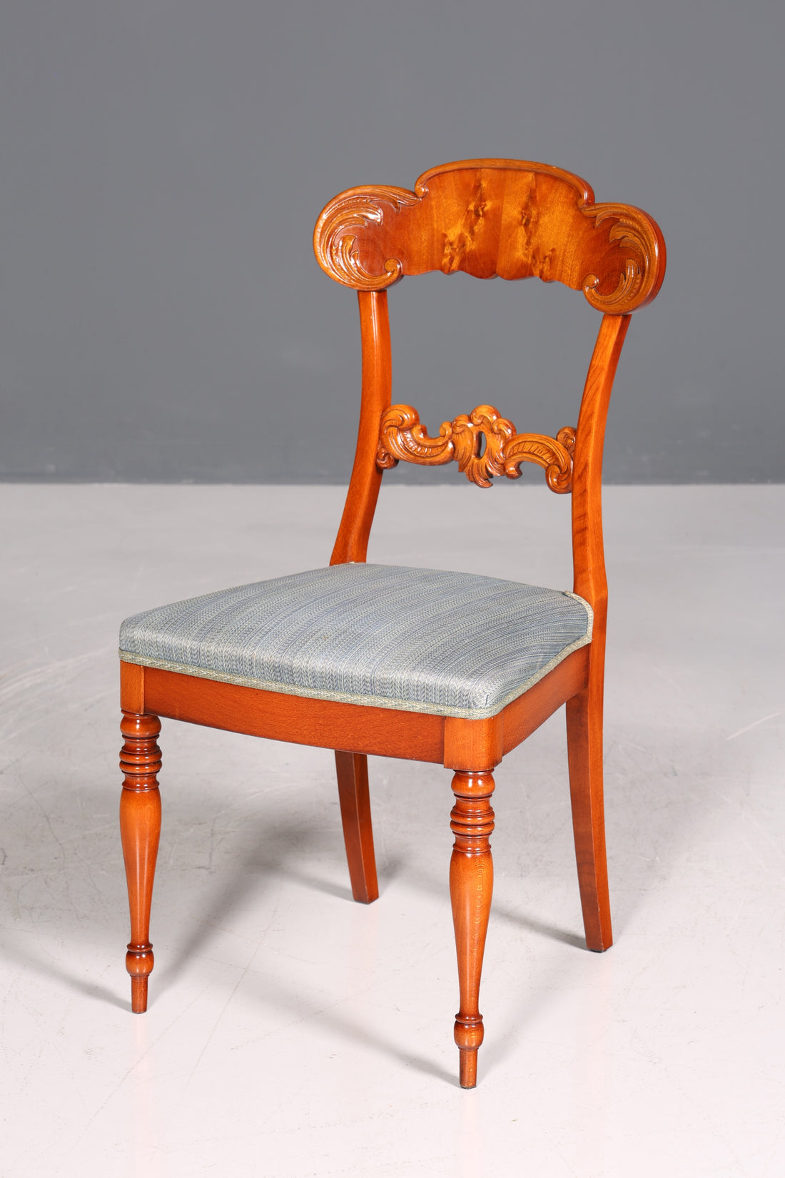 Traumhafter Stuhl im Biedermeier Stil echt Holz Sekretär Stuhl Antik Stil Esszimmer Stuhl 1 von 2