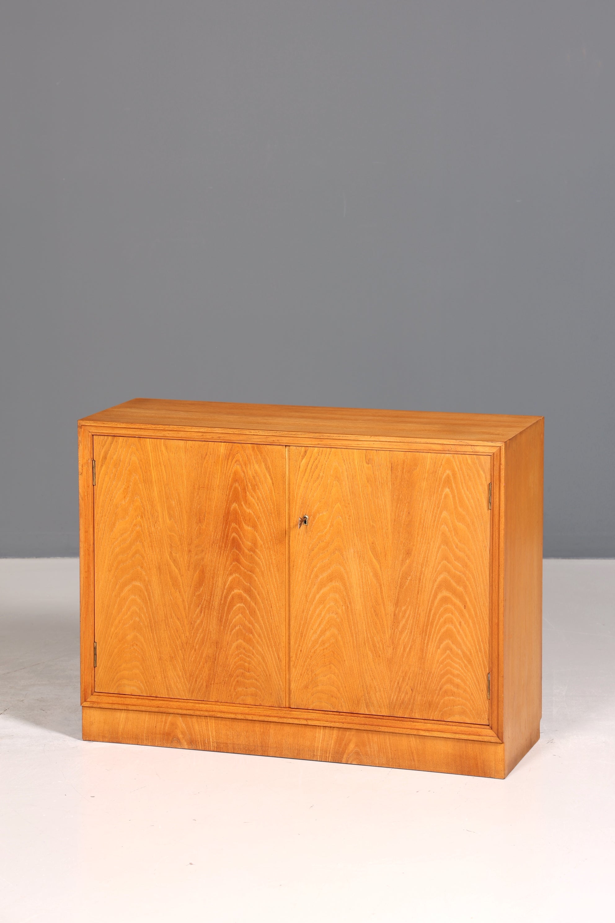 Wunderschöne Mid Century Schrank Vintage Retro Flur Schrank Kommode 60s Regal Sideboard