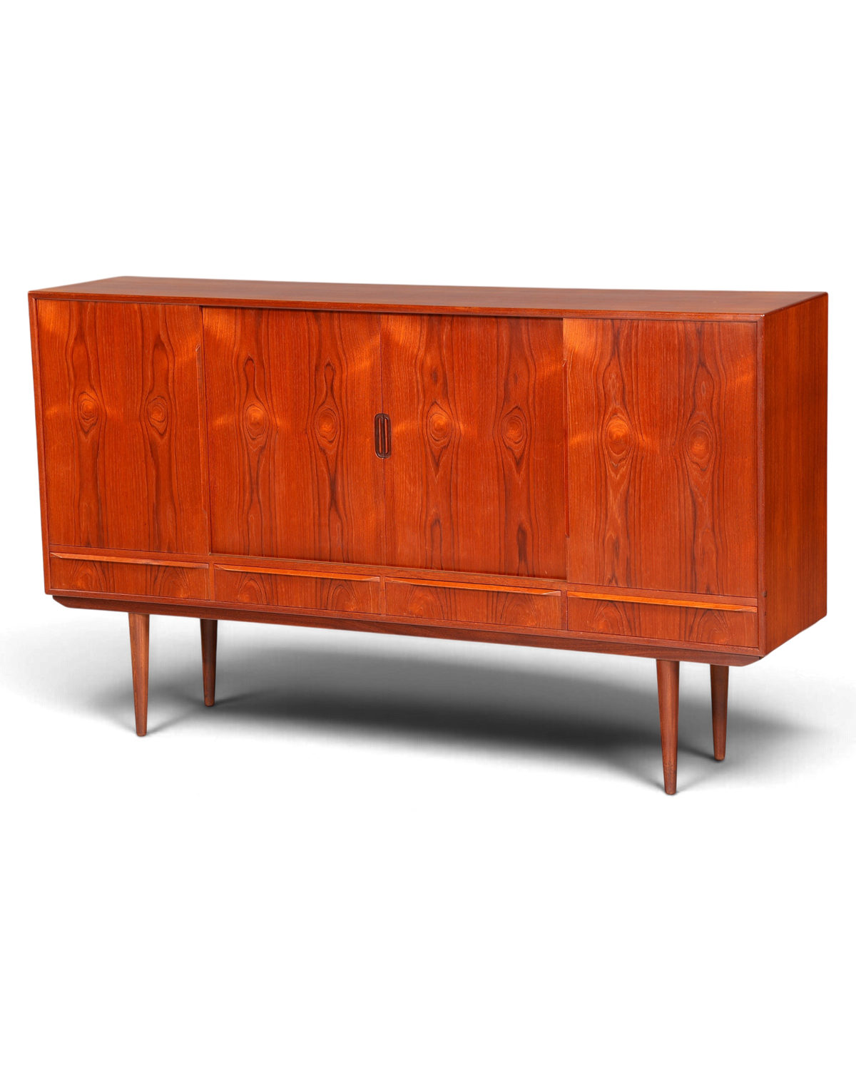 Hauptstadt Möblerei Mid Century Highboard aus massivem Holz im dänischen Design mit markanter Maserung