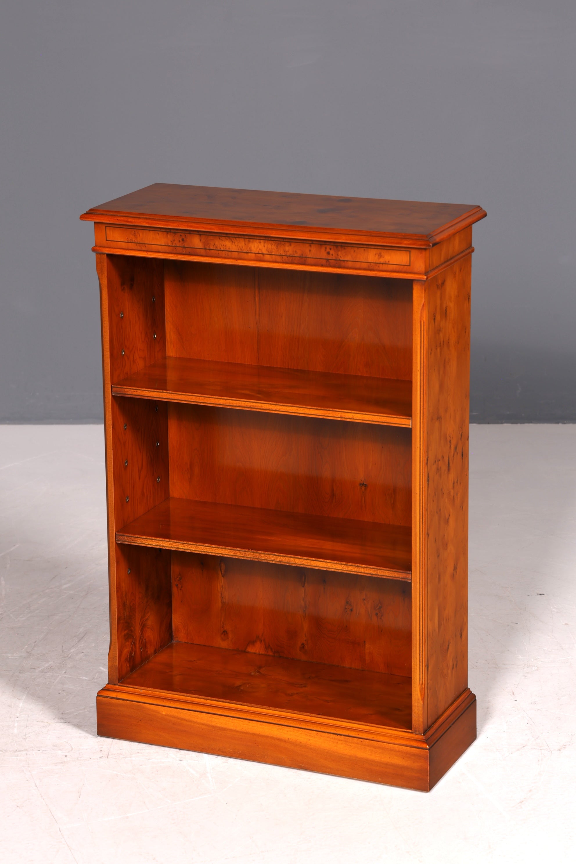 G369 Finish Wunderschönes Englisches Bücherregal Antik Regal Bookshelf Buchablage 60s (Kopie 2)