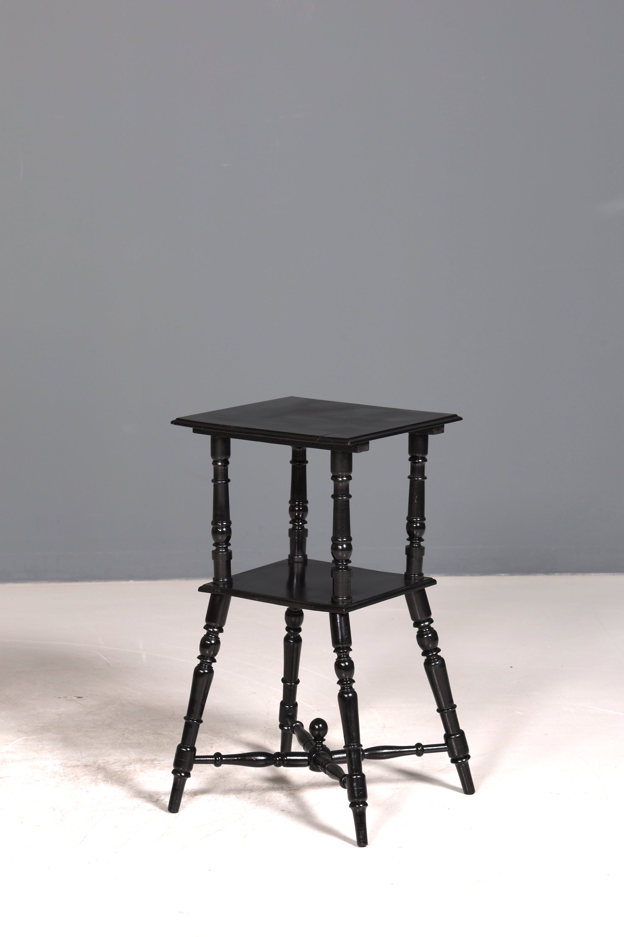 Wunderschöner Beistelltisch im Gründerzeit Stil gedrechselter Ablagetisch Telefontisch