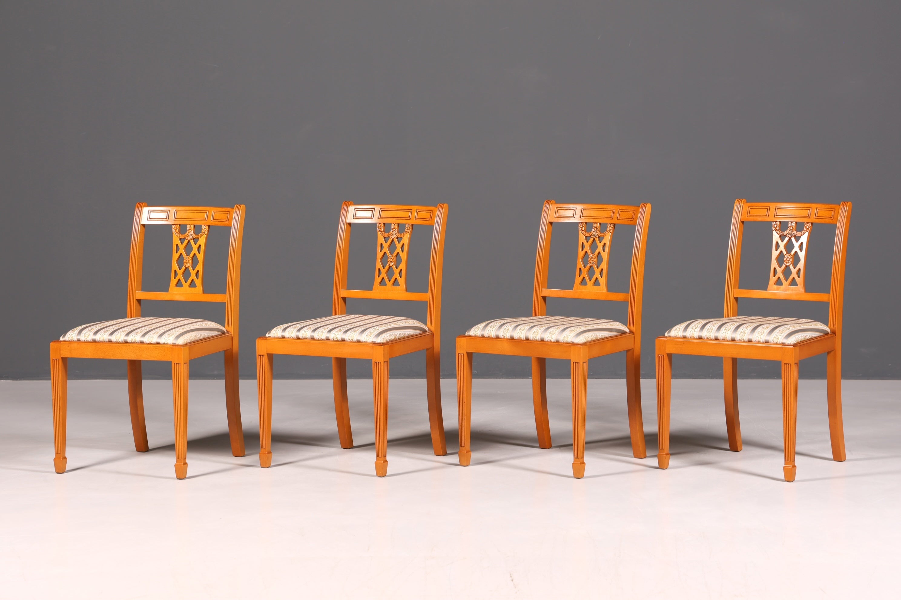 G091 Finish cm 4x Edle Englische Stühle Englisch Dining Chairs Antik 60er Jahre Regency Küchenstühle Stuhlset (Kopie)