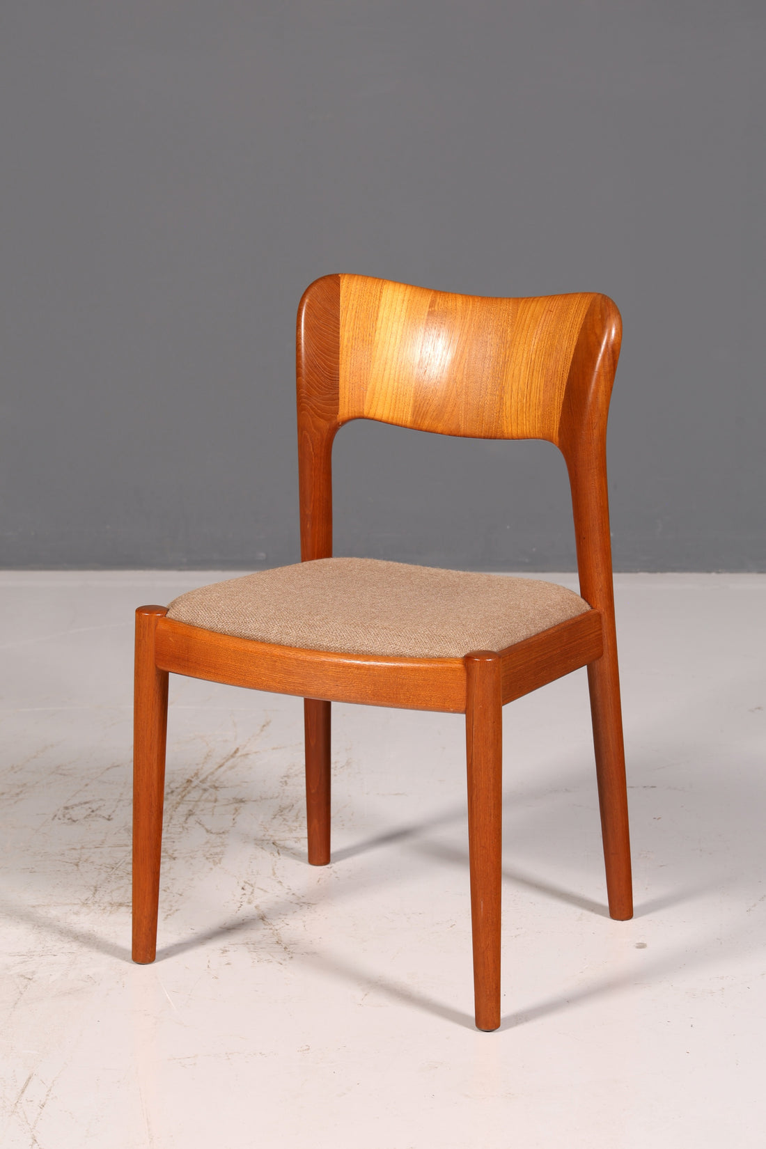 Elegant mid-century chair by Niels Koefoed for Koefoeds Hornslet, Model 177, teak Danish design dining chair, kitchen chair, vintage