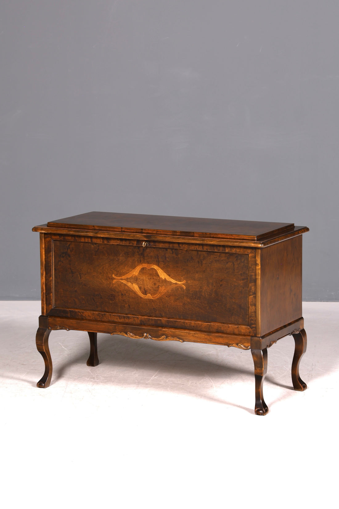 Traumhaftes Chippendale Schrank Barock Stil Vertiko Highboard Antik 50s 60s Kommode