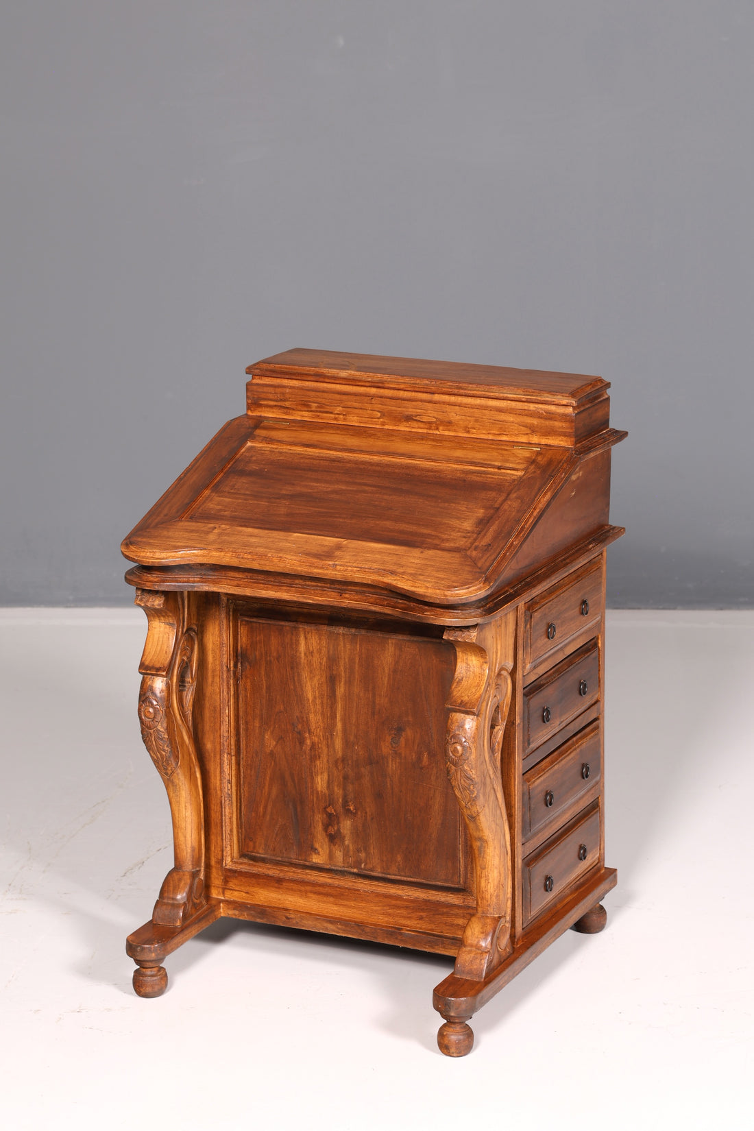 Beautiful English Davenport desk secretary, writing bureau, Victorian-style chest, antique vintage.