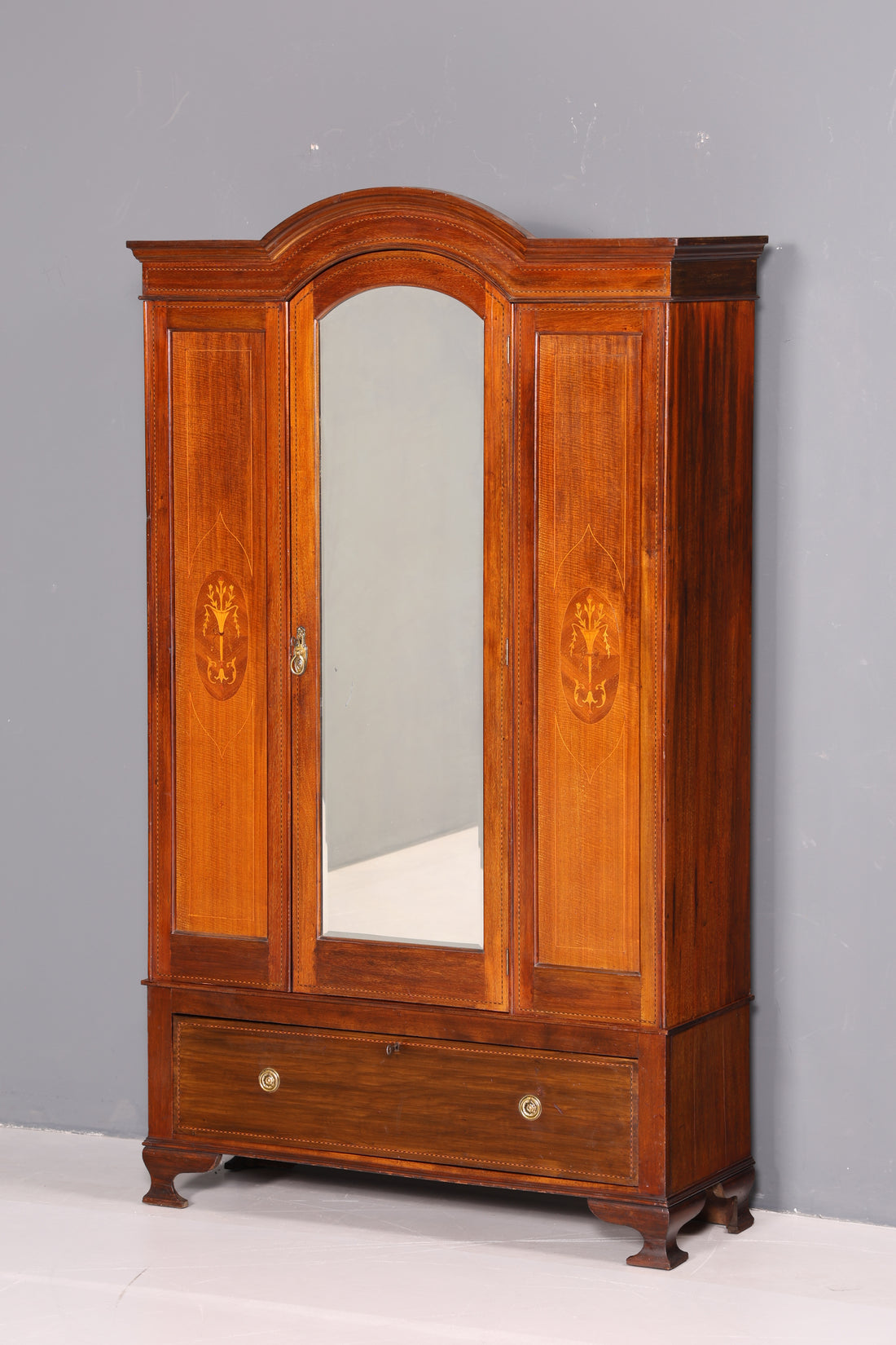 Traumhafter Jugendstil Kleiderschrank um 1910 Englisch Massiv Holz Antik Schrank Dielenschrank Wäscheschrank