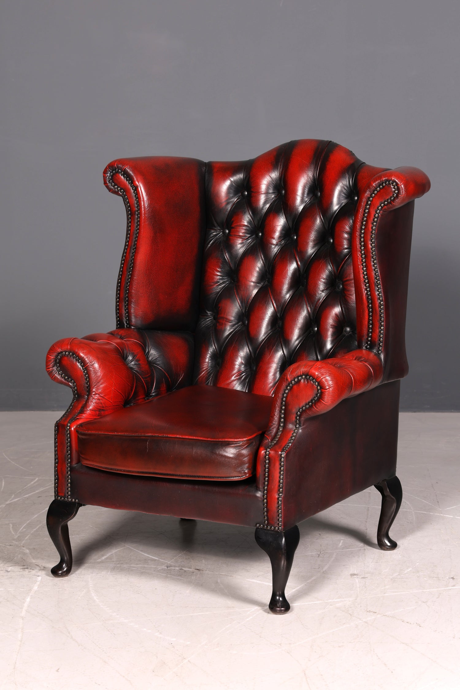 Original Chesterfield Ohrenbacken Sessel Queen Anne Englisch Oxblood Leder Herrensessel UK Armlehnsessel 1 von 2