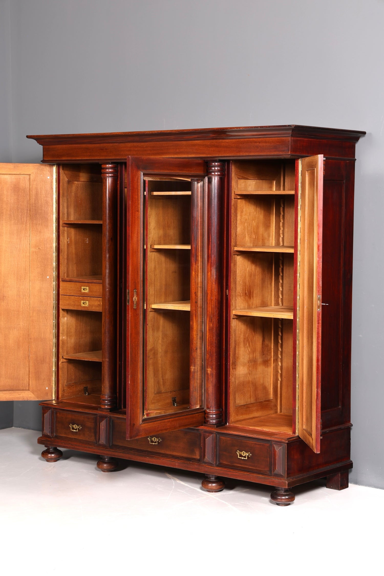 Wunderschöner Gründerzeit Schrank Biedermeier Kleiderschrank Antik Jugendstil Wäscheschrank