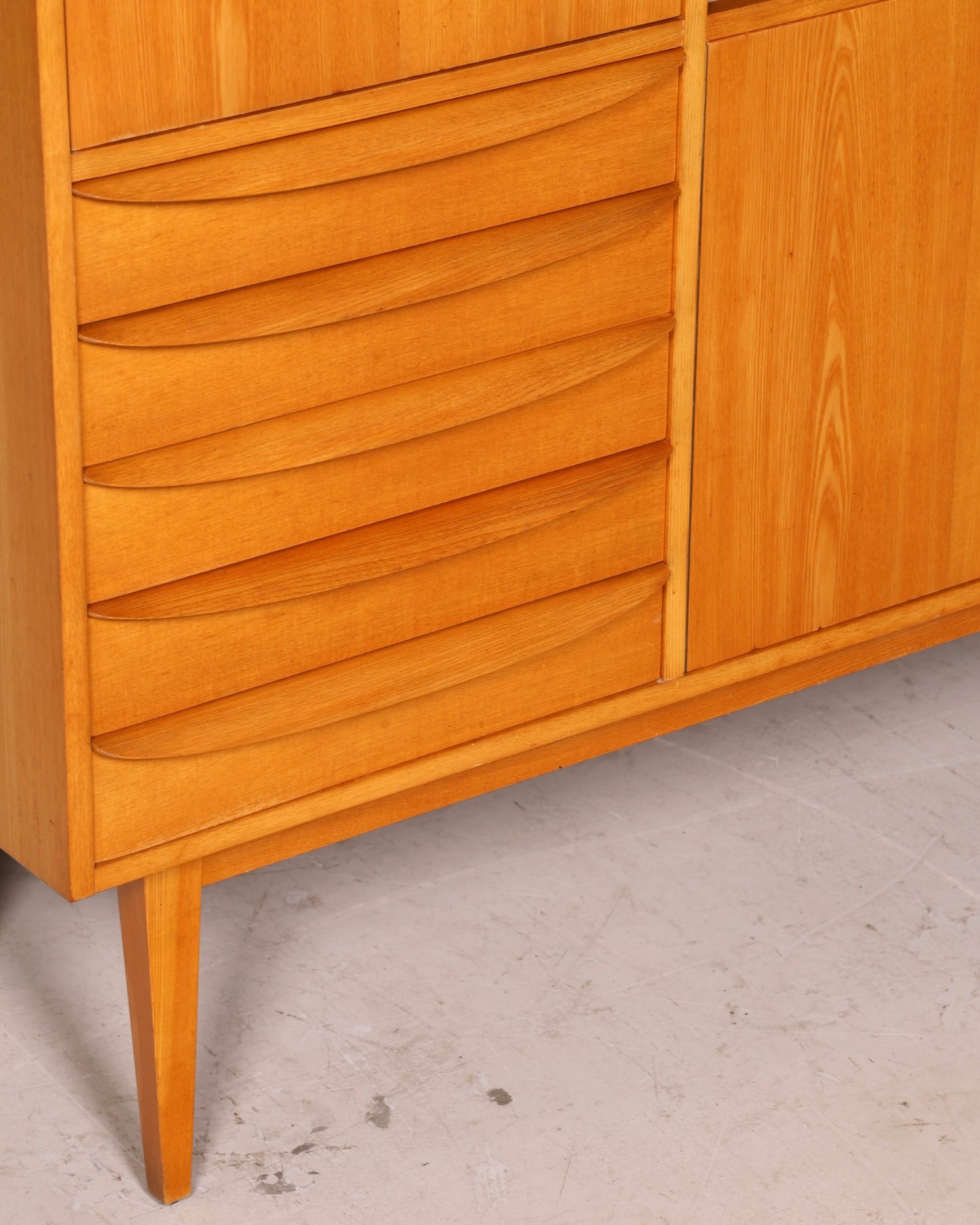 Wunderschöne Original Hellerau Mid Century Vitrine Schrank Franz Ehrlich 602 Kommode Bücherregal